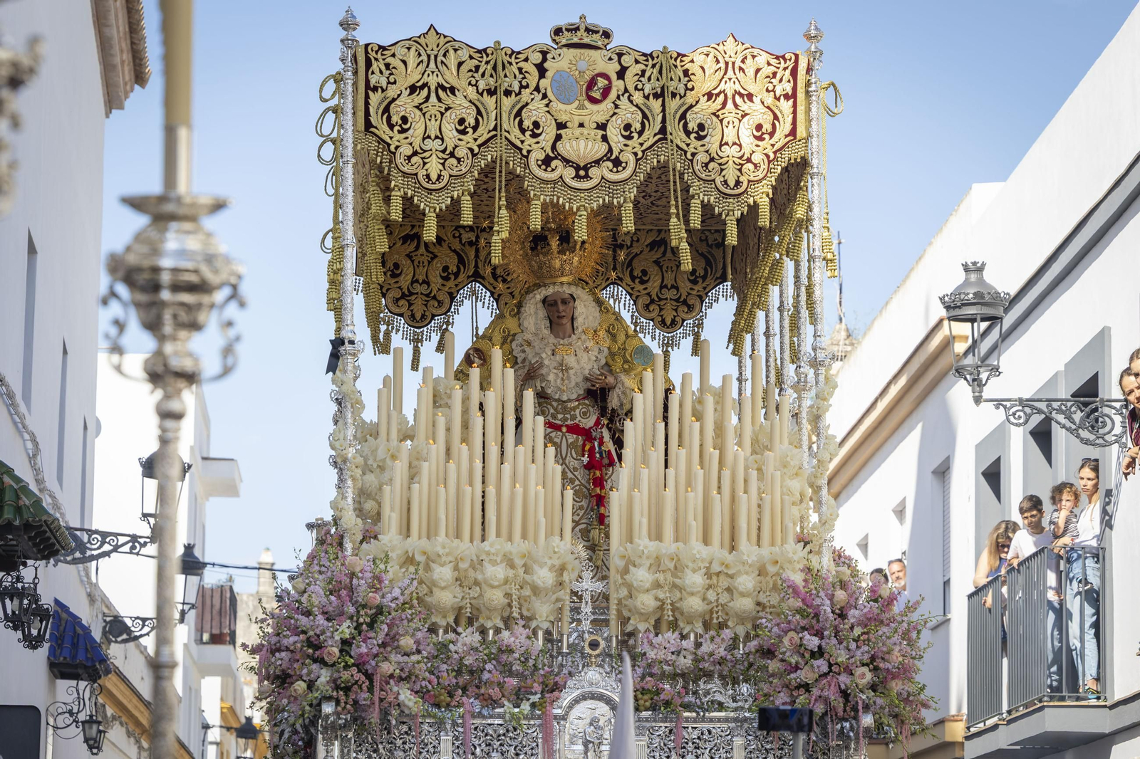 Imágenes de la salida de Flagelación en la Semana Santa de El Puerto 2025