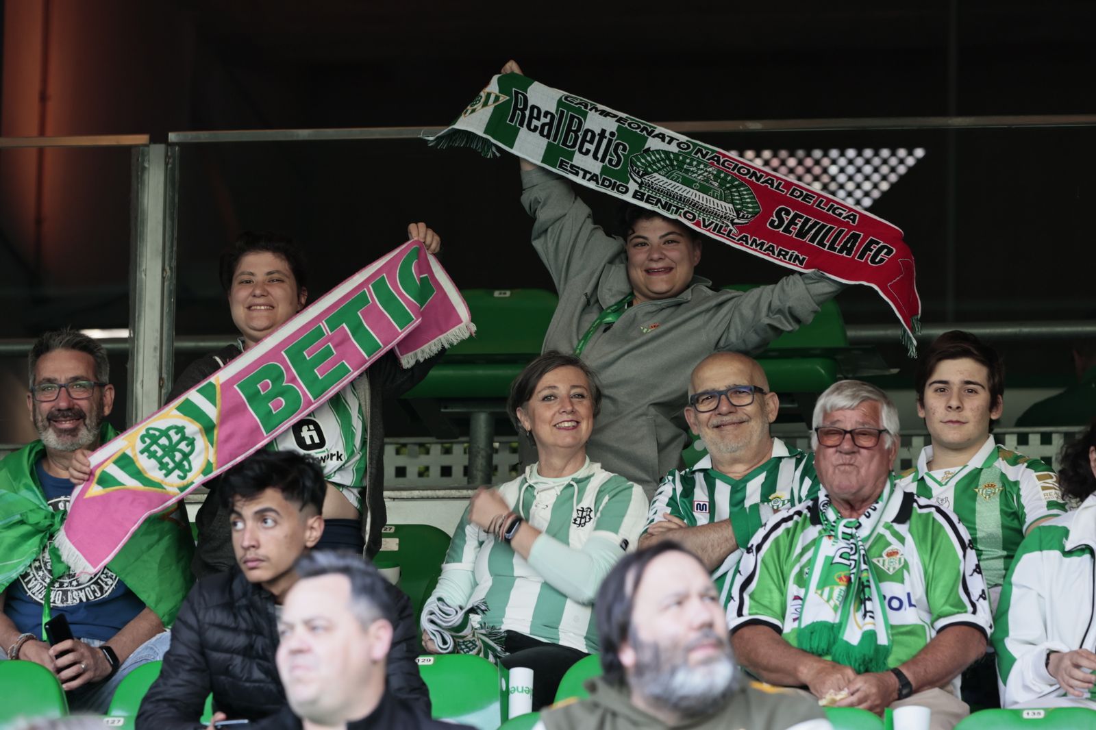 Buscáte en las gradas del Villamarín