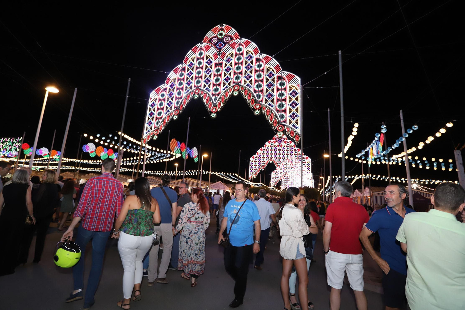 Los onubenses disfrutan durante estos días de las Fiestas Colombinas.