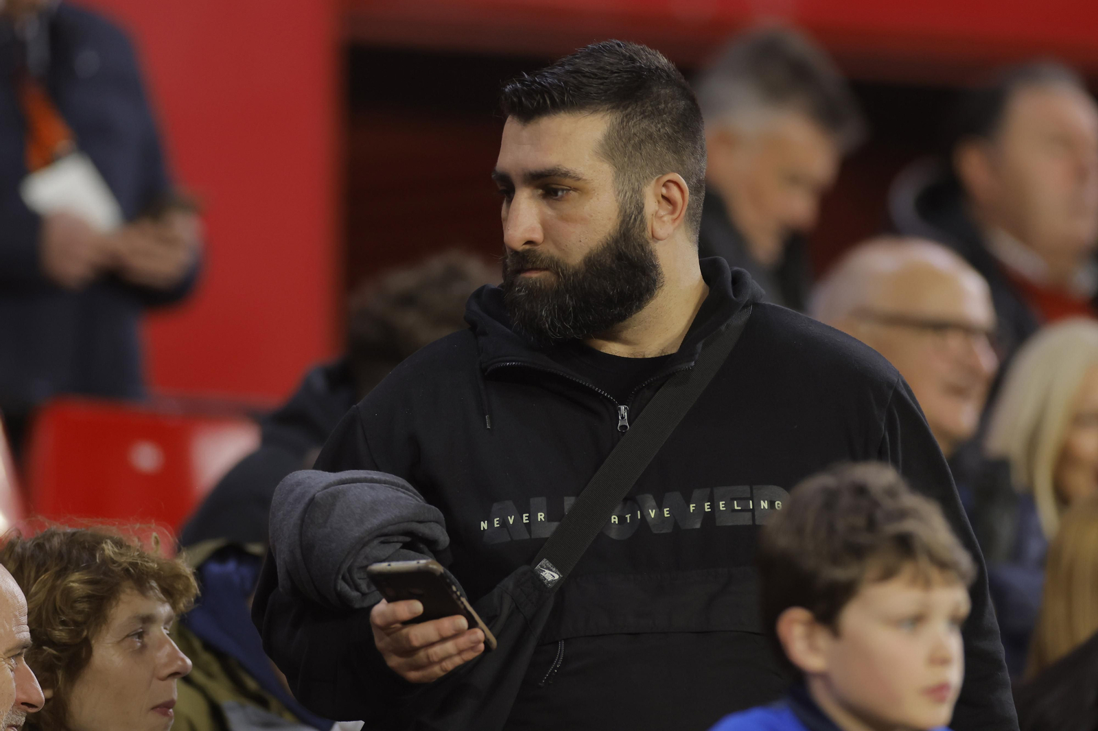 Búscate en las fotos del SEVILLA FC-PSV EINDHOVEN