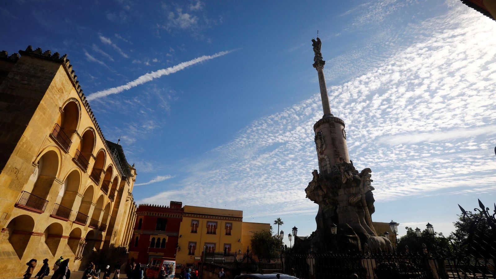 Triunfo de San Rafael en la Puerta del Puente