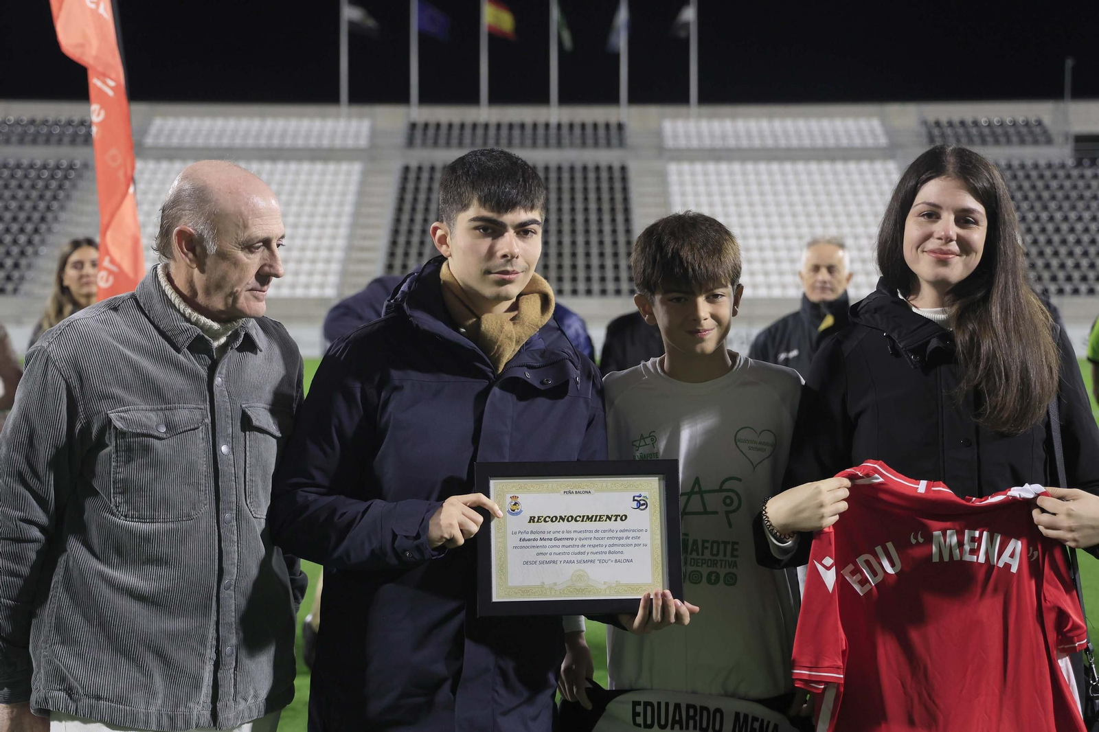 Las fotos del homenaje al ex jugador de la Balona Edu Mena en La Línea