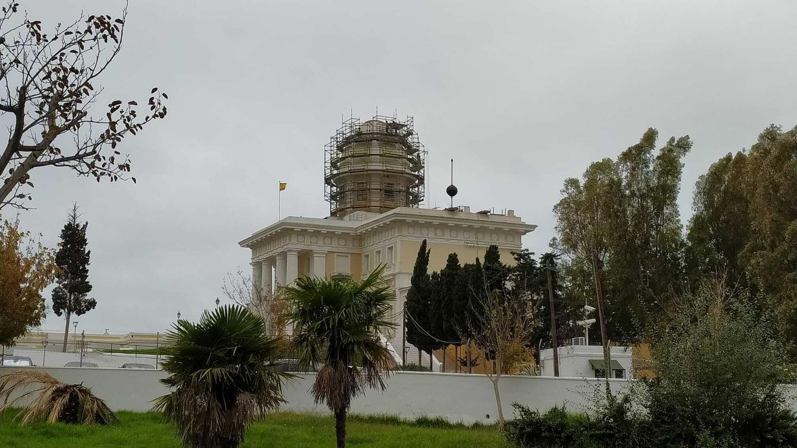 Trabajos en la cúpula del Observatorio de la Armada en San Fernando