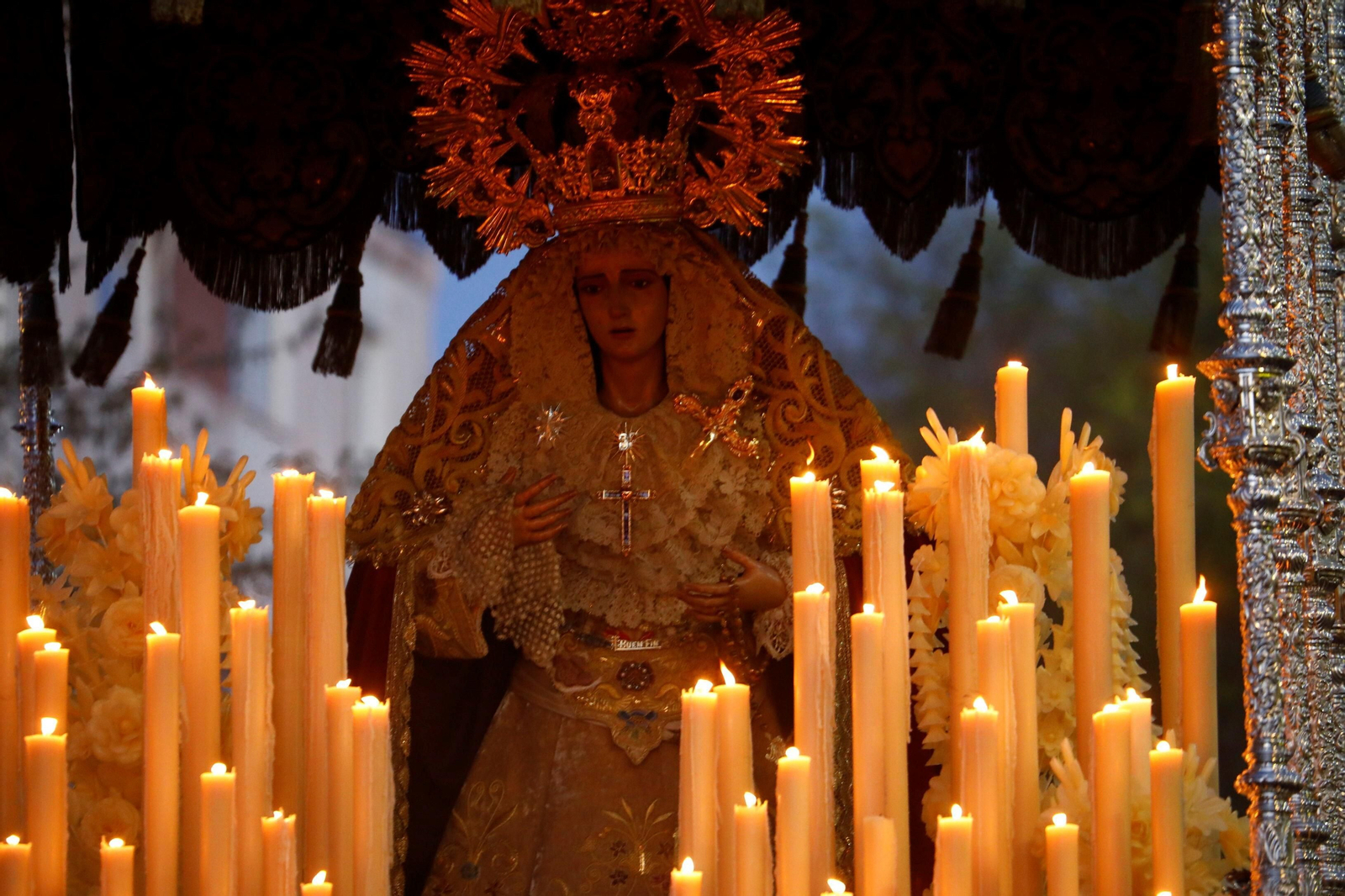 Viernes Santo en Córdoba: la procesión del Descendimiento, en imágenes
