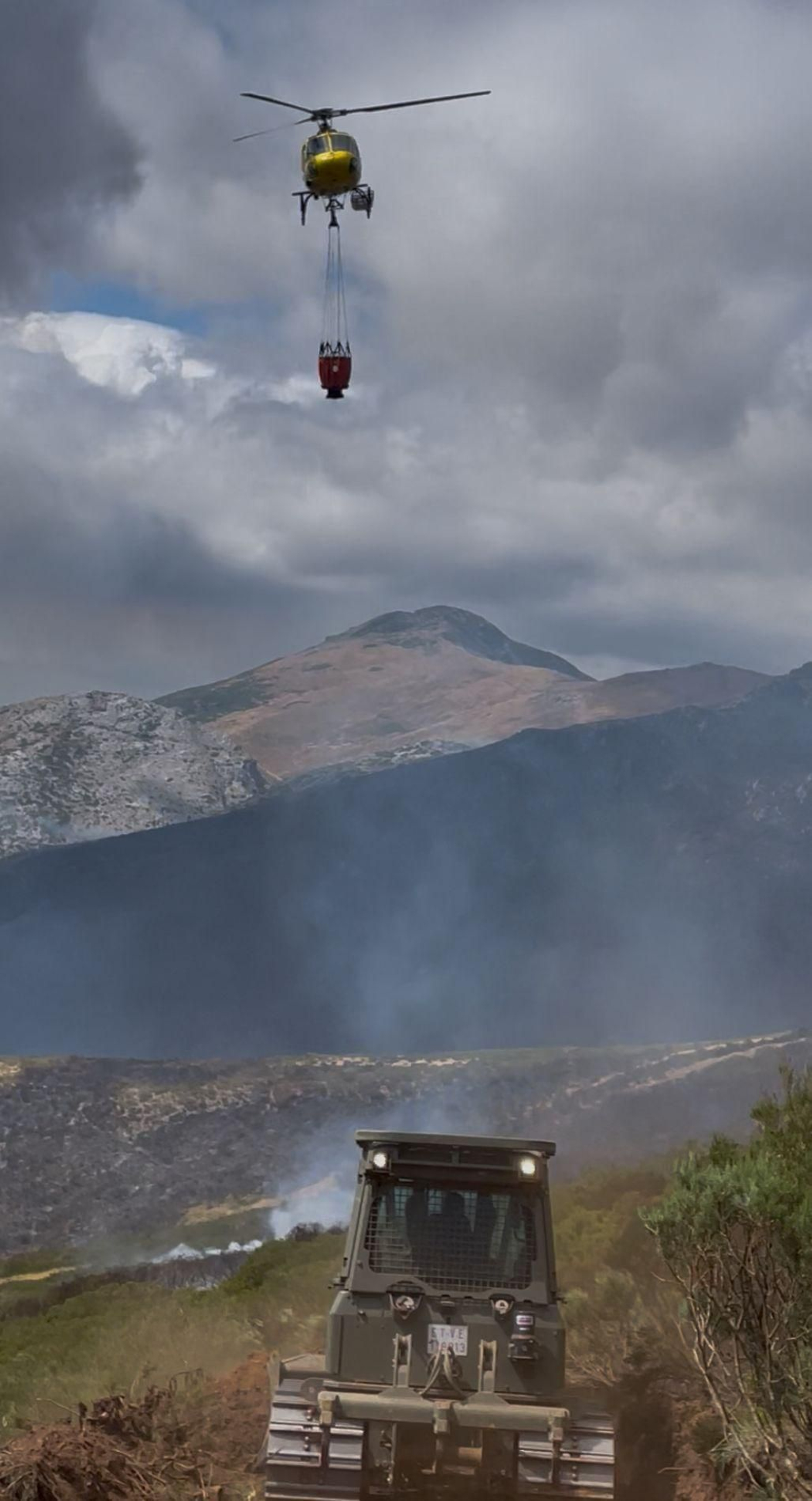 Las mejores imágenes de la Brigada Guzmán el Bueno de Córdoba en la lucha contra los incendios en León
