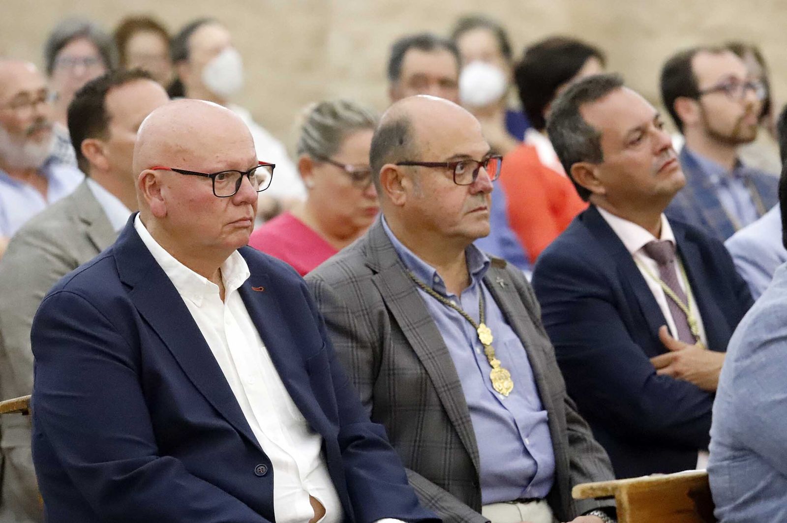 Misa de despedida por jubilación a don Feliciano Fernández Sousa, párroco del Sagrado Corazón de Jesús, en imágenes