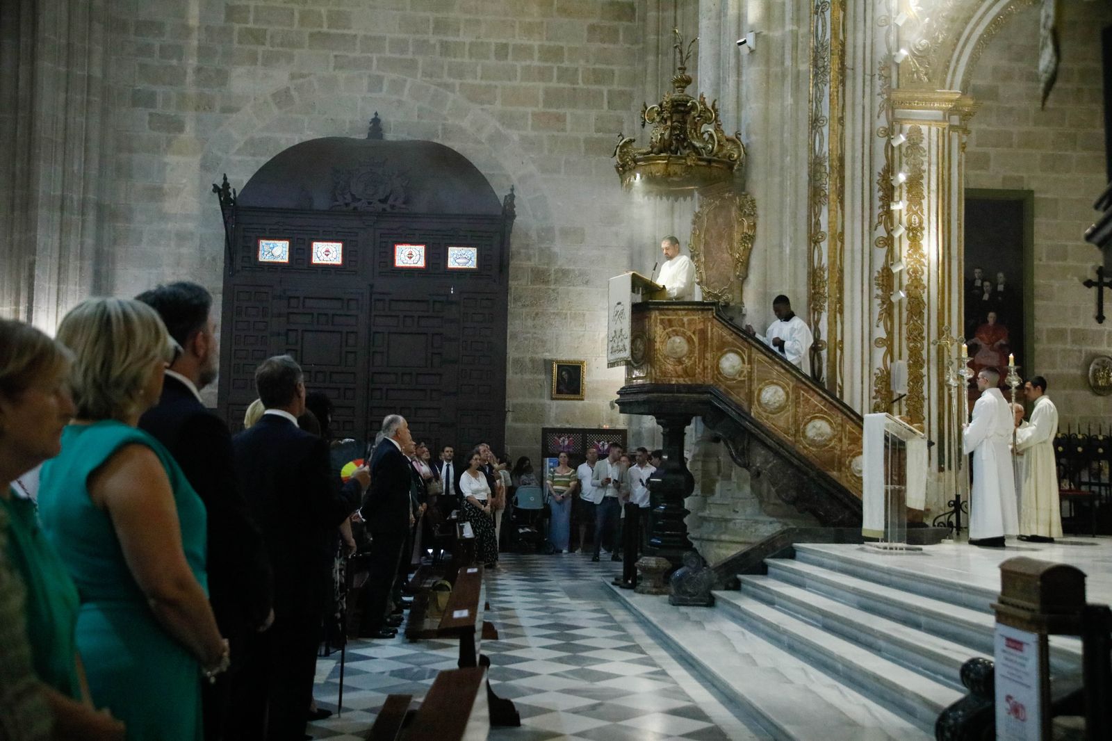 Imágenes de la procesión del Corpus Christi en Almería: así han sido la misa y la posterior marcha por la capital