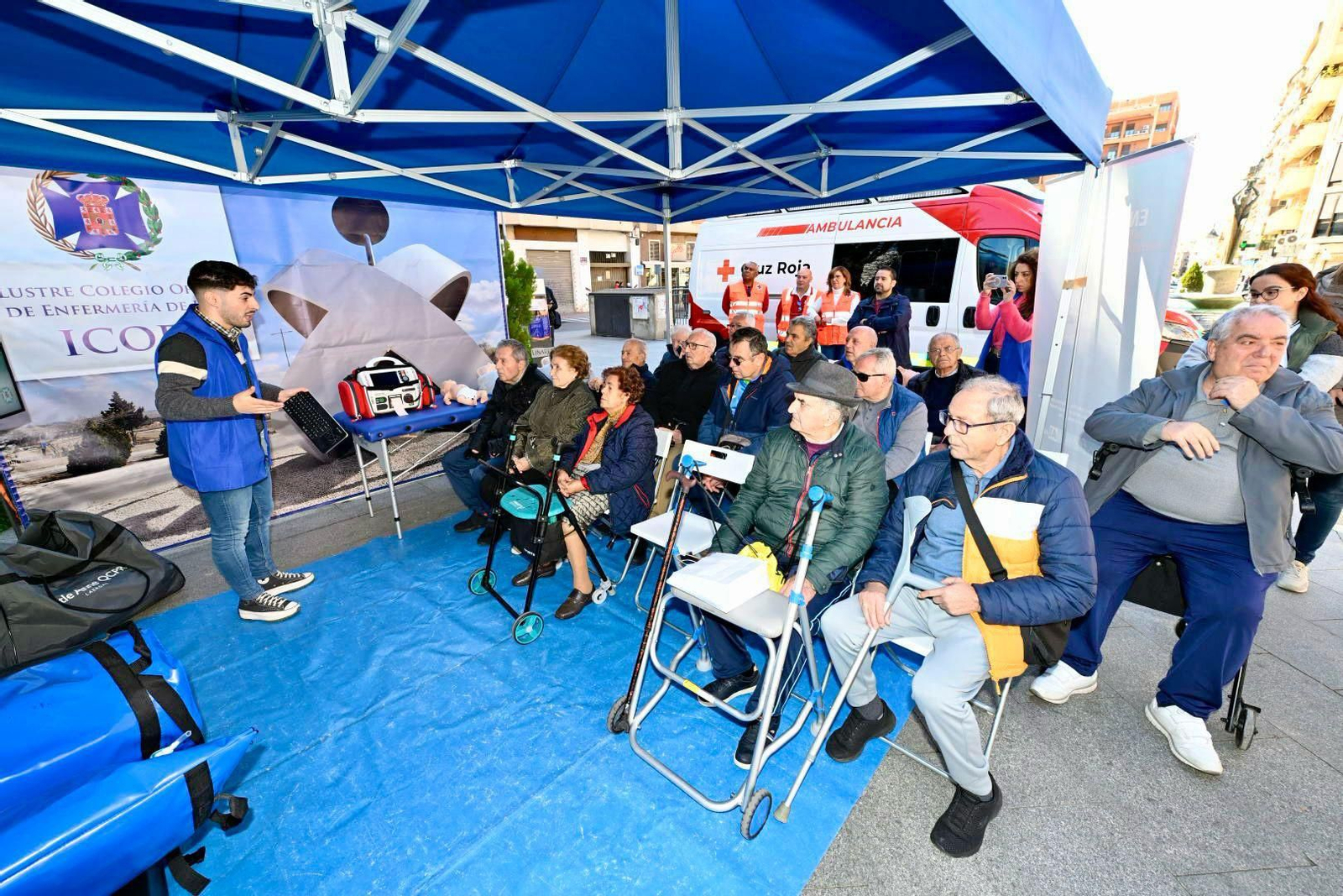 Linarenses participan en la “Ruta enfermera” en su primera jornada en la ciudad.