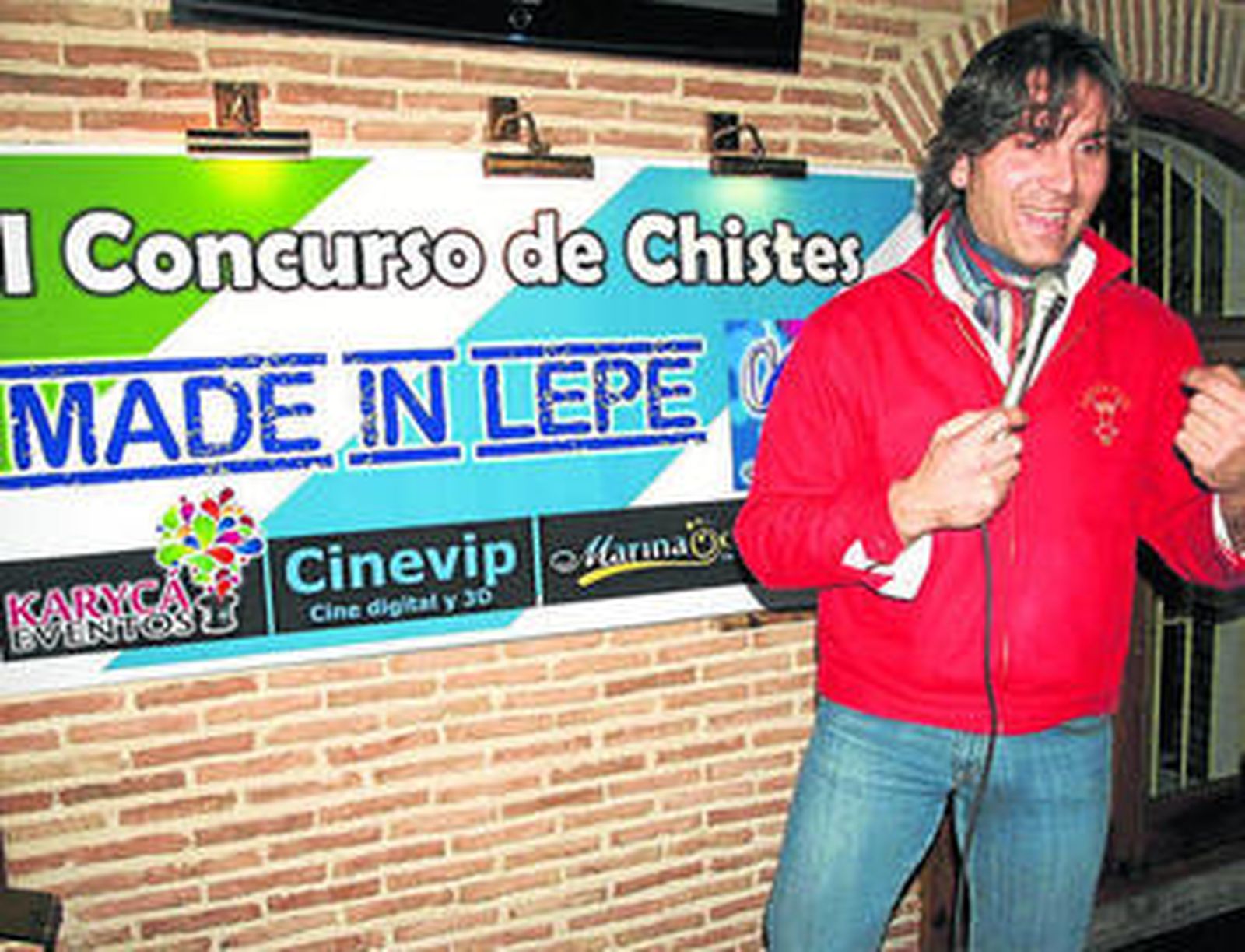 Uno de los concursantes participando en el certamen que comenzó en la sala Cotton.