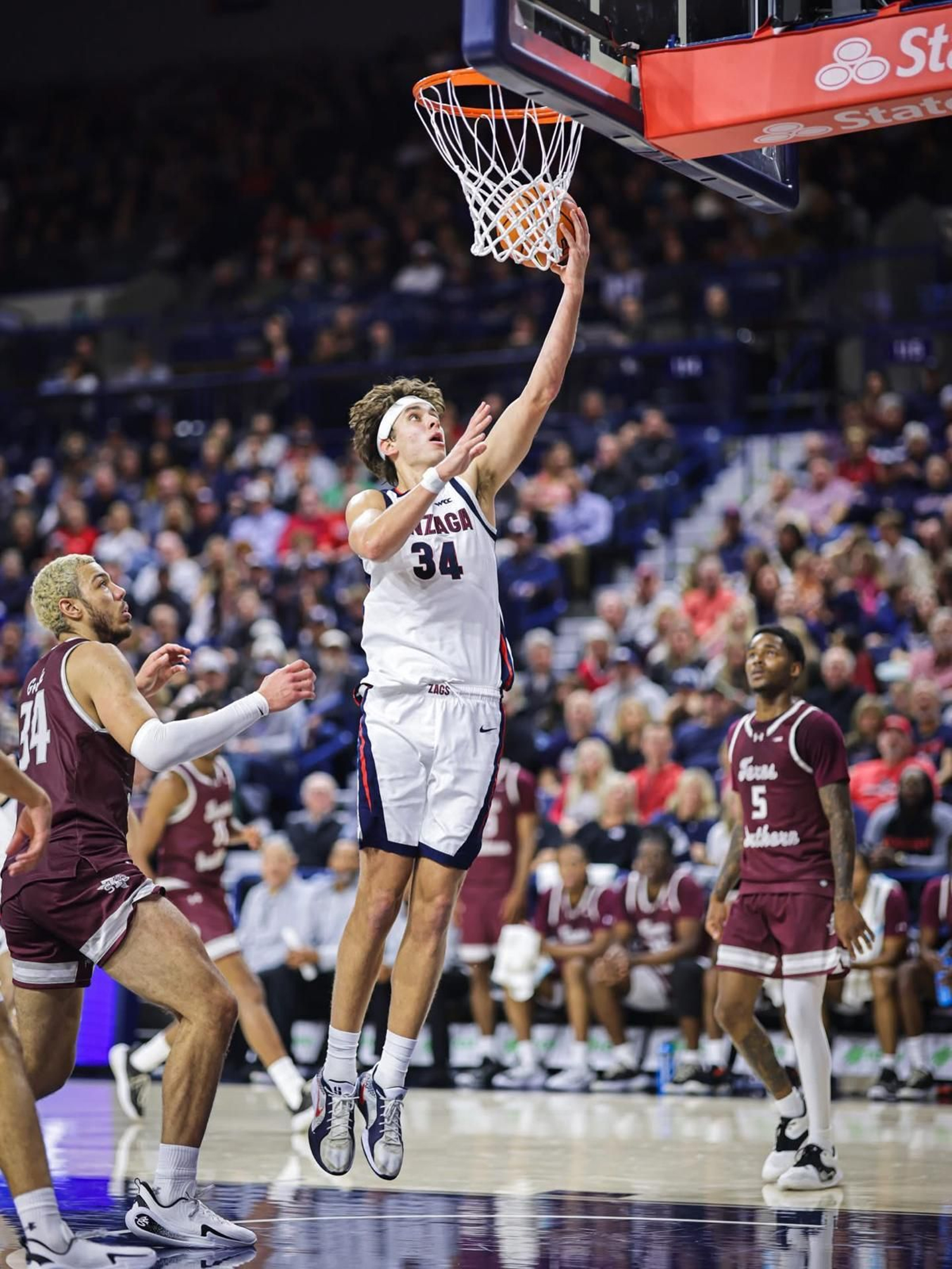 NCAA: Mario Saint-Supéry y Guille del Pino debutan con victoria