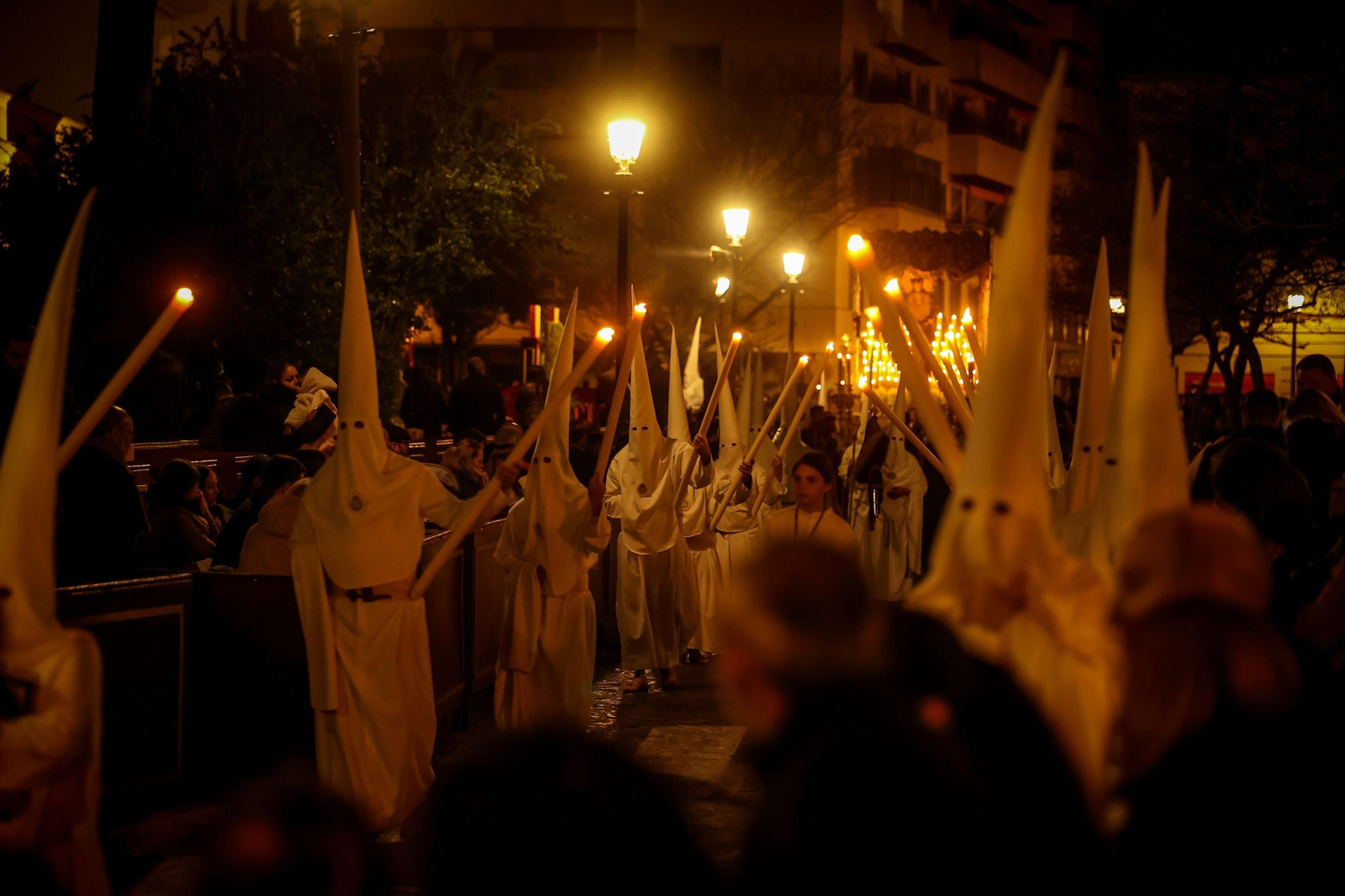 Madrugada del Viernes Santo en Jerez: imágenes de la Noche de Jesús