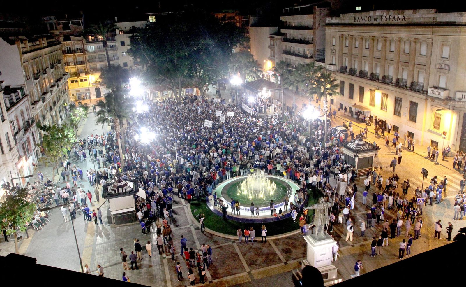 Las imágenes de cuando Huelva se echó a la calle por su Recre