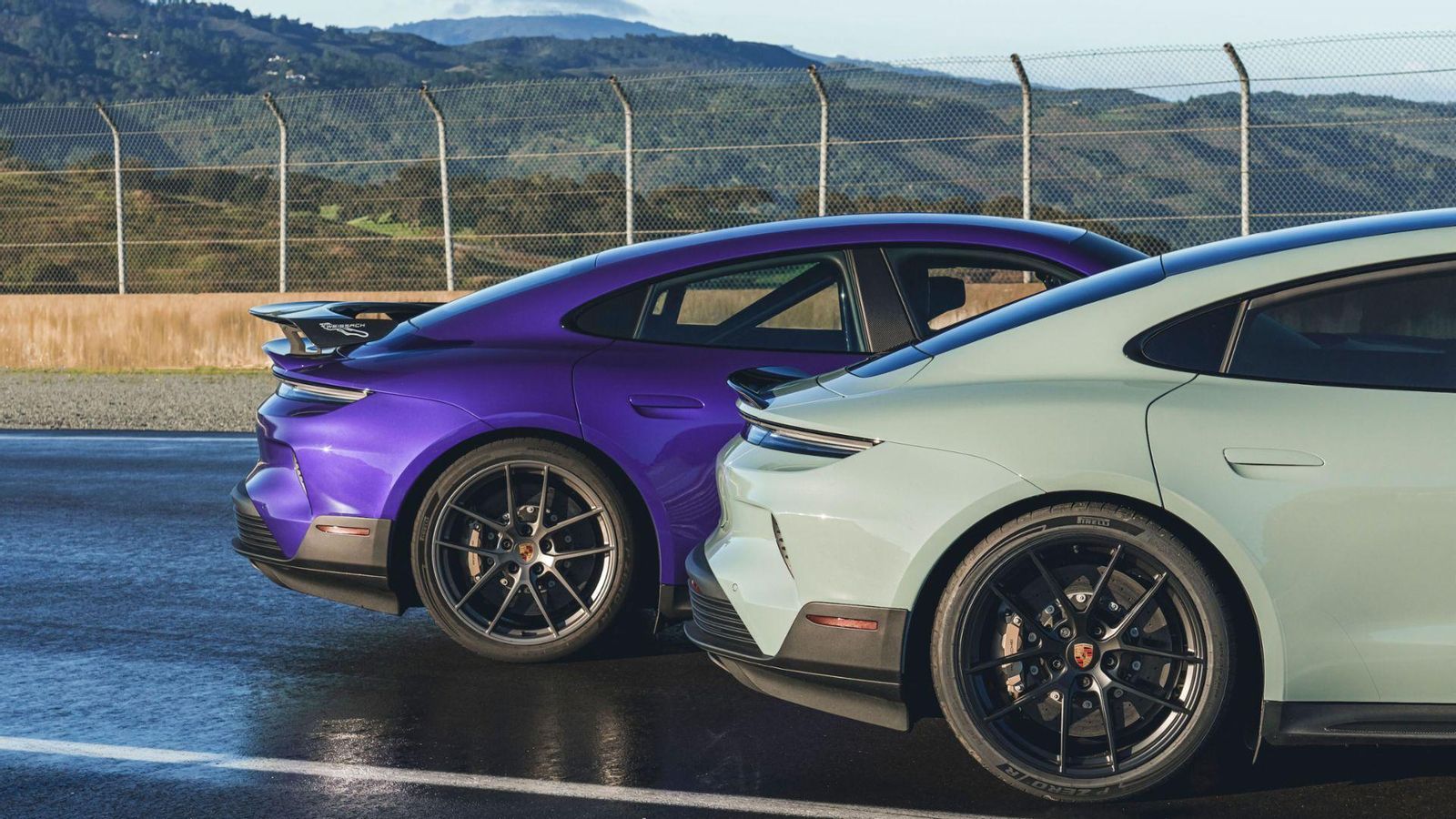 El tipo de alerón posterior es uno de los elementos que define de qué tipo de Turbo GT se trata. Atrás, el Weissach.