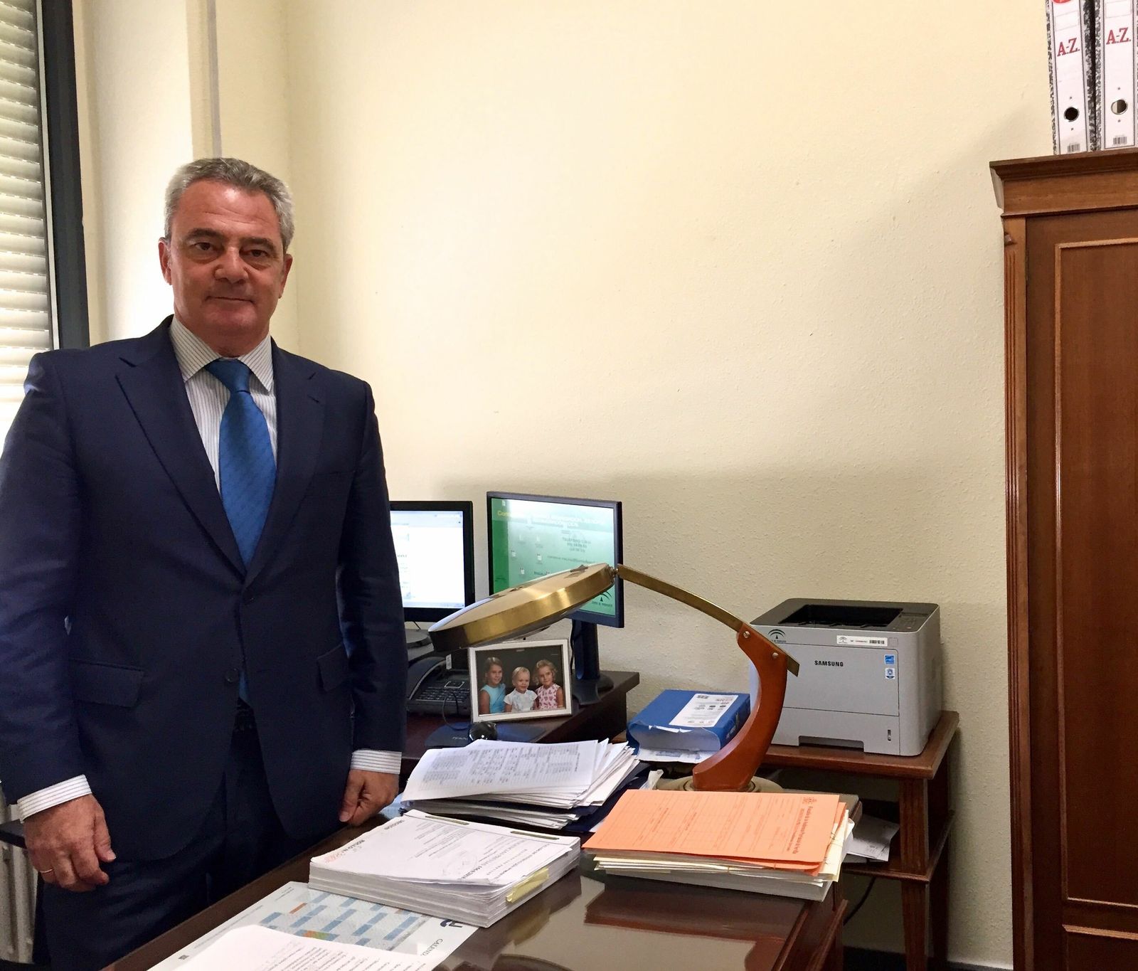 Enrique Pedrós, en su despacho de la Fiscalía de Sevilla