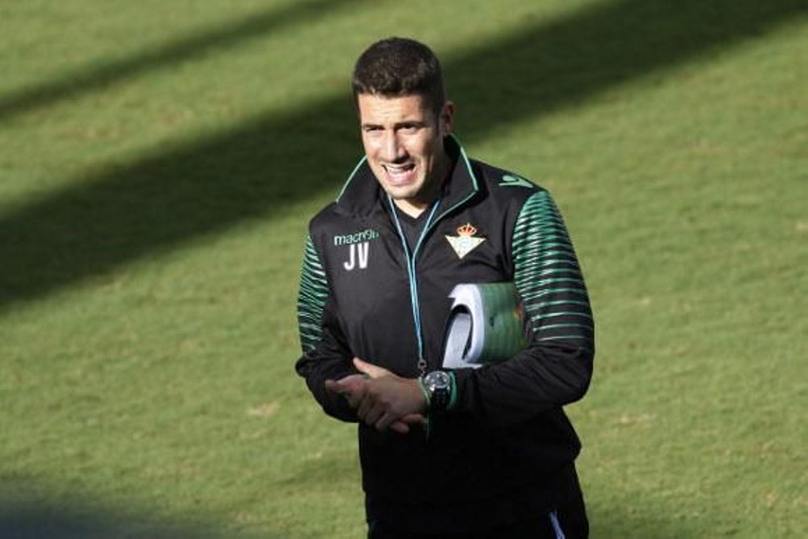 Velázquez se despide del Betis con un comunicado