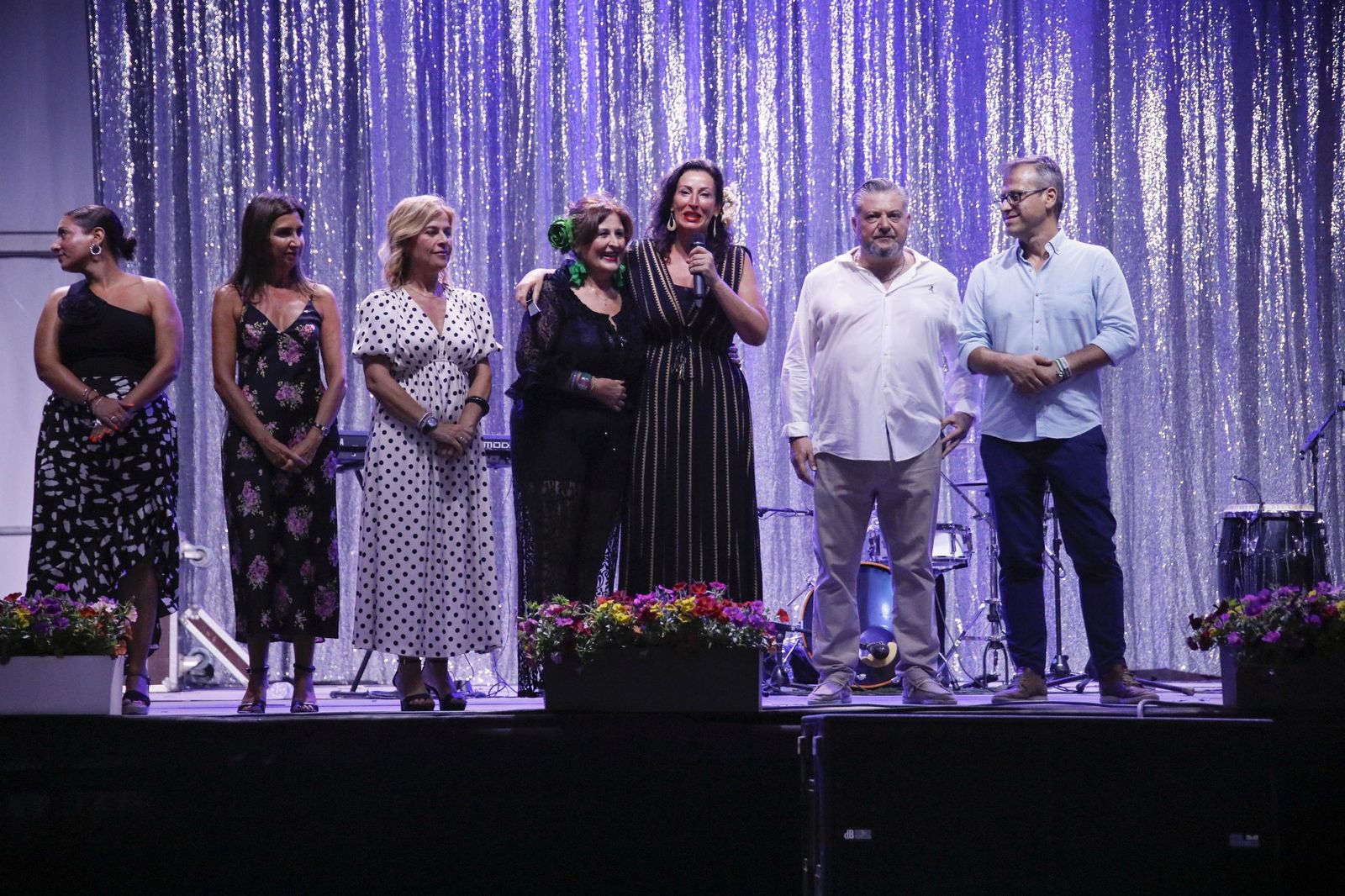 Las mejores imágenes del homenaje a los mayores en la caseta municipal de Almería