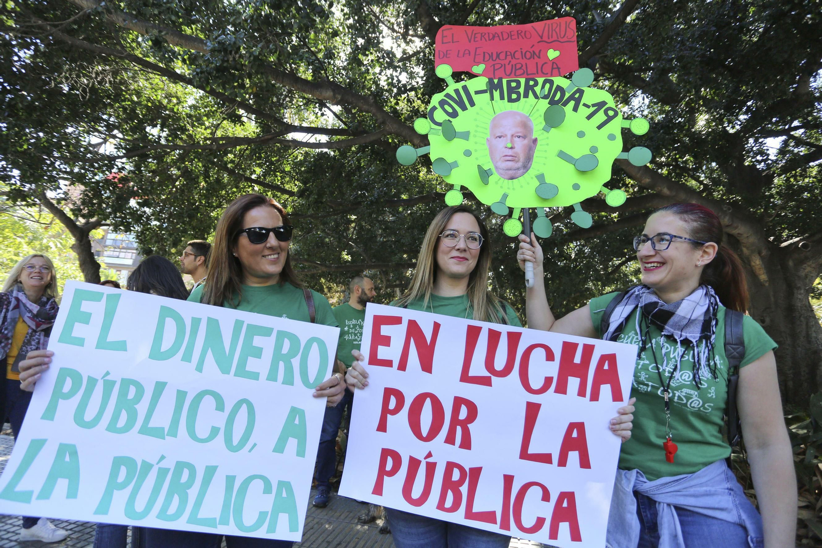 La manifestación por la huelga educativa en Málaga, en fotos