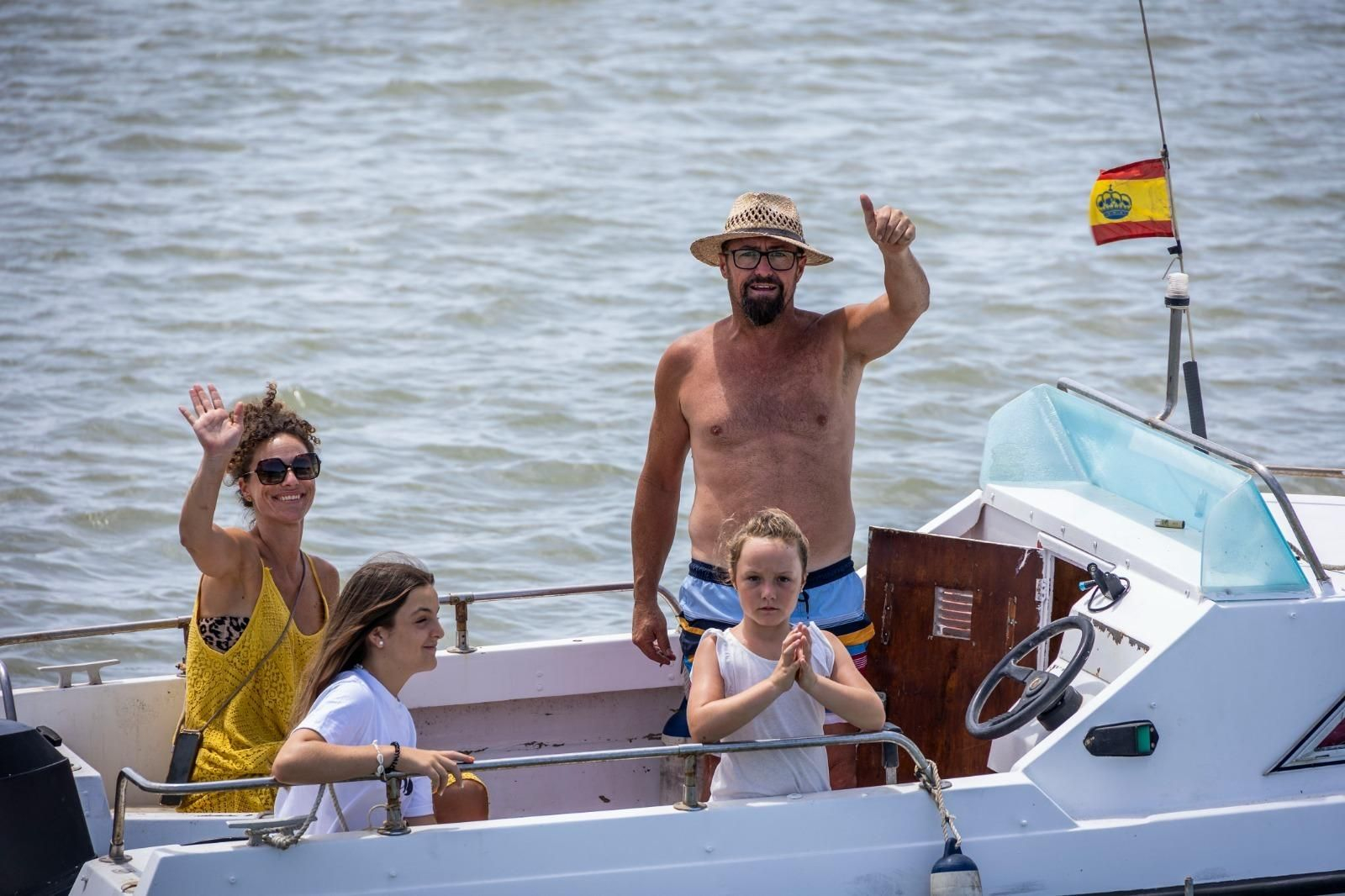 Las imágenes de la procesión marítima de la Virgen del Carmen de Gallineras en San Fernando