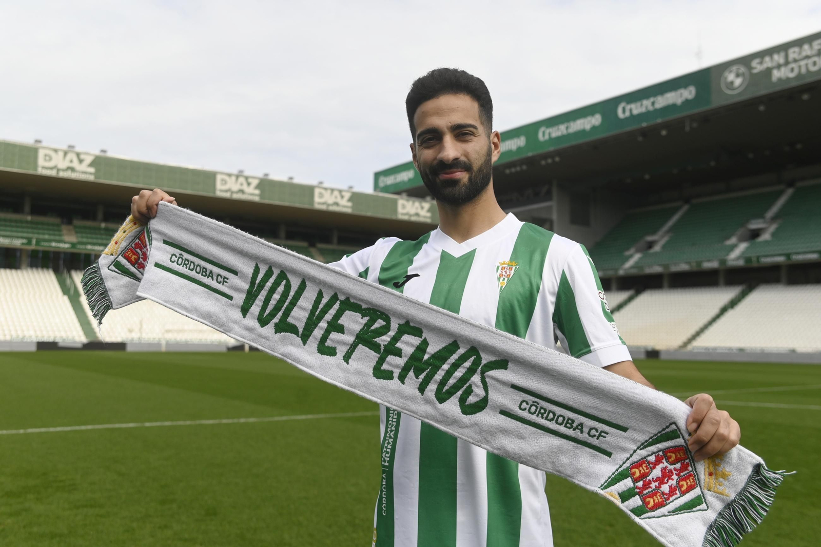 Las mejores fotos de la presentación de Corbo, Pedro Ortiz y Rubén Alves como nuevos jugadores del Córdoba CF