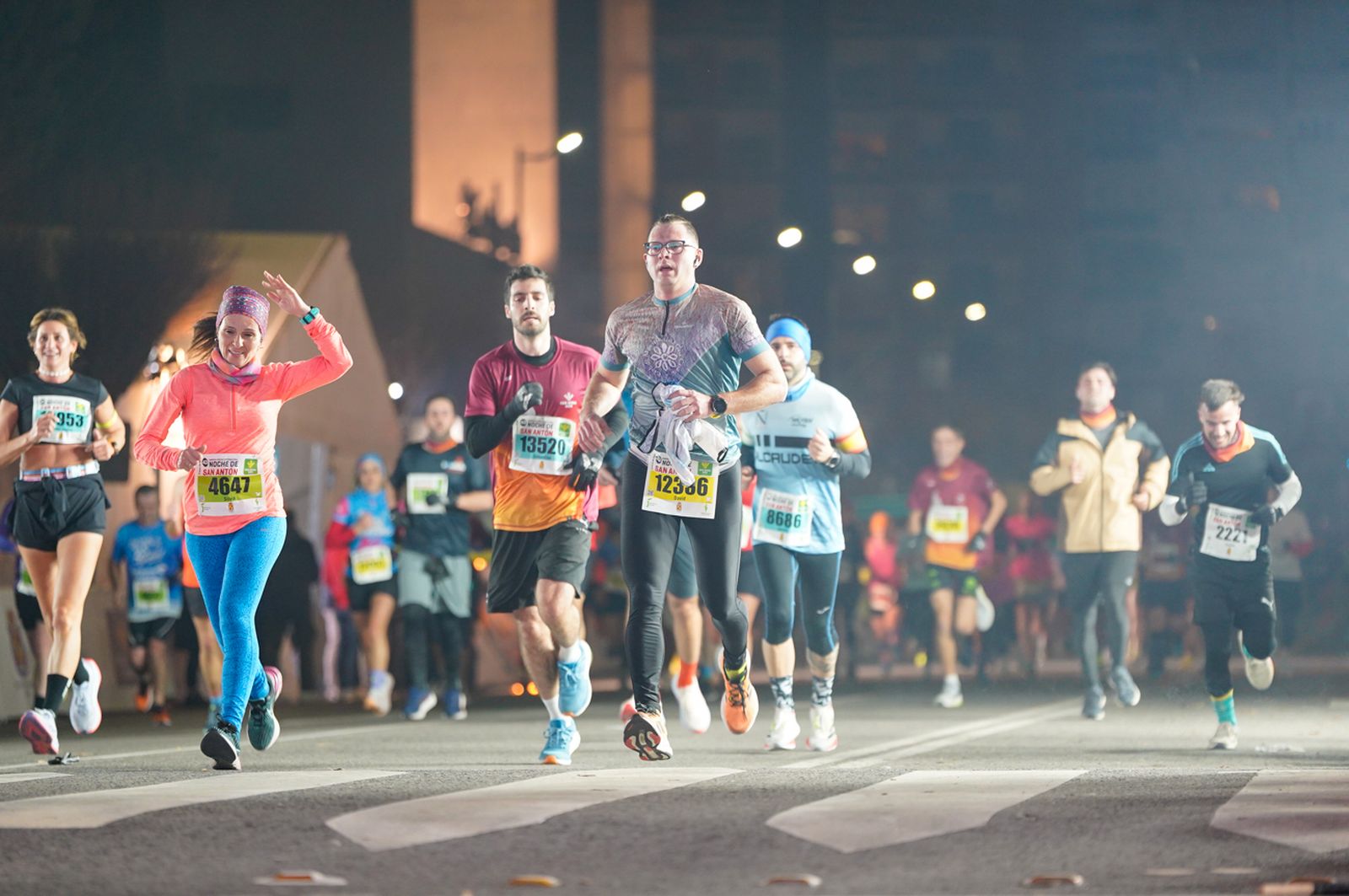 En imágenes: búscate en tu llegada a meta de la Carrera de San Antón 2026 (10)