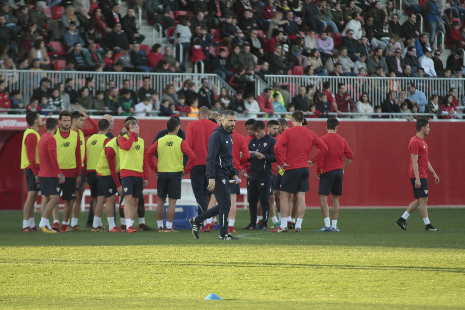 El entrenamiento del Sevilla a puerta abierta