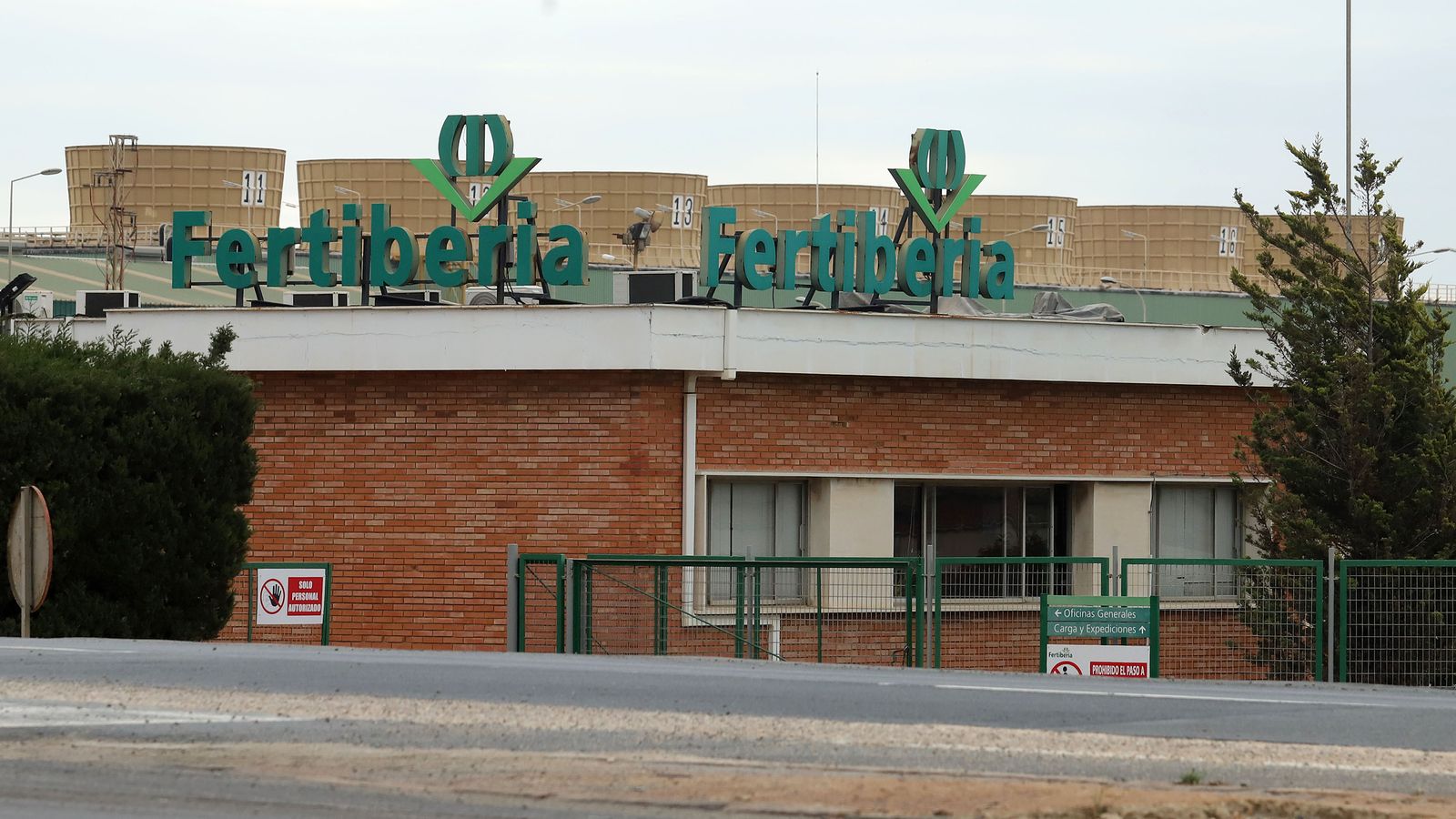 Instalaciones de Fertiberia en Palos donde irá ubicada una planta de amoniaco verde.
