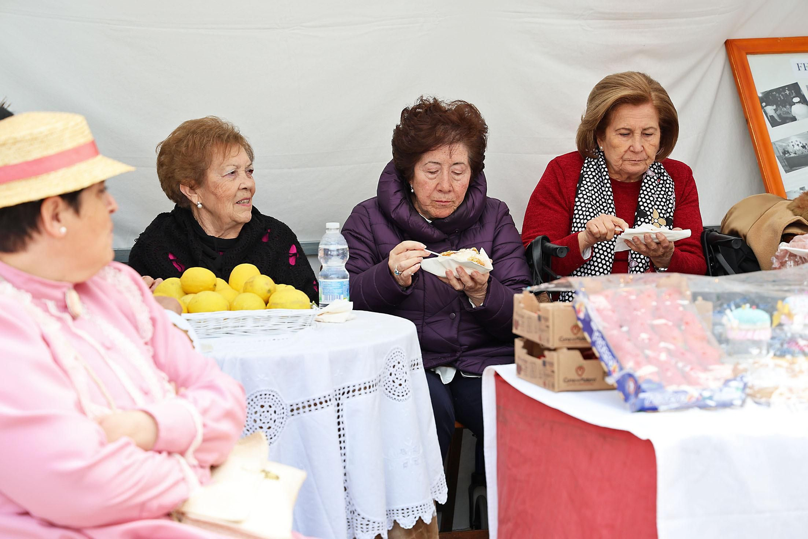 Imágenes del ambiente en la Feria de Época 1900 de Moguer