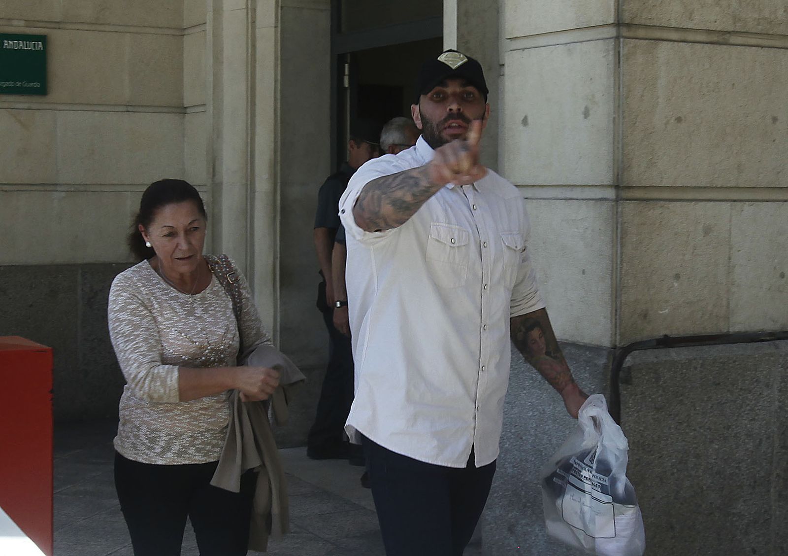 Manuel H. P. sale de los juzgados de Sevilla, en una imagen de archivo.