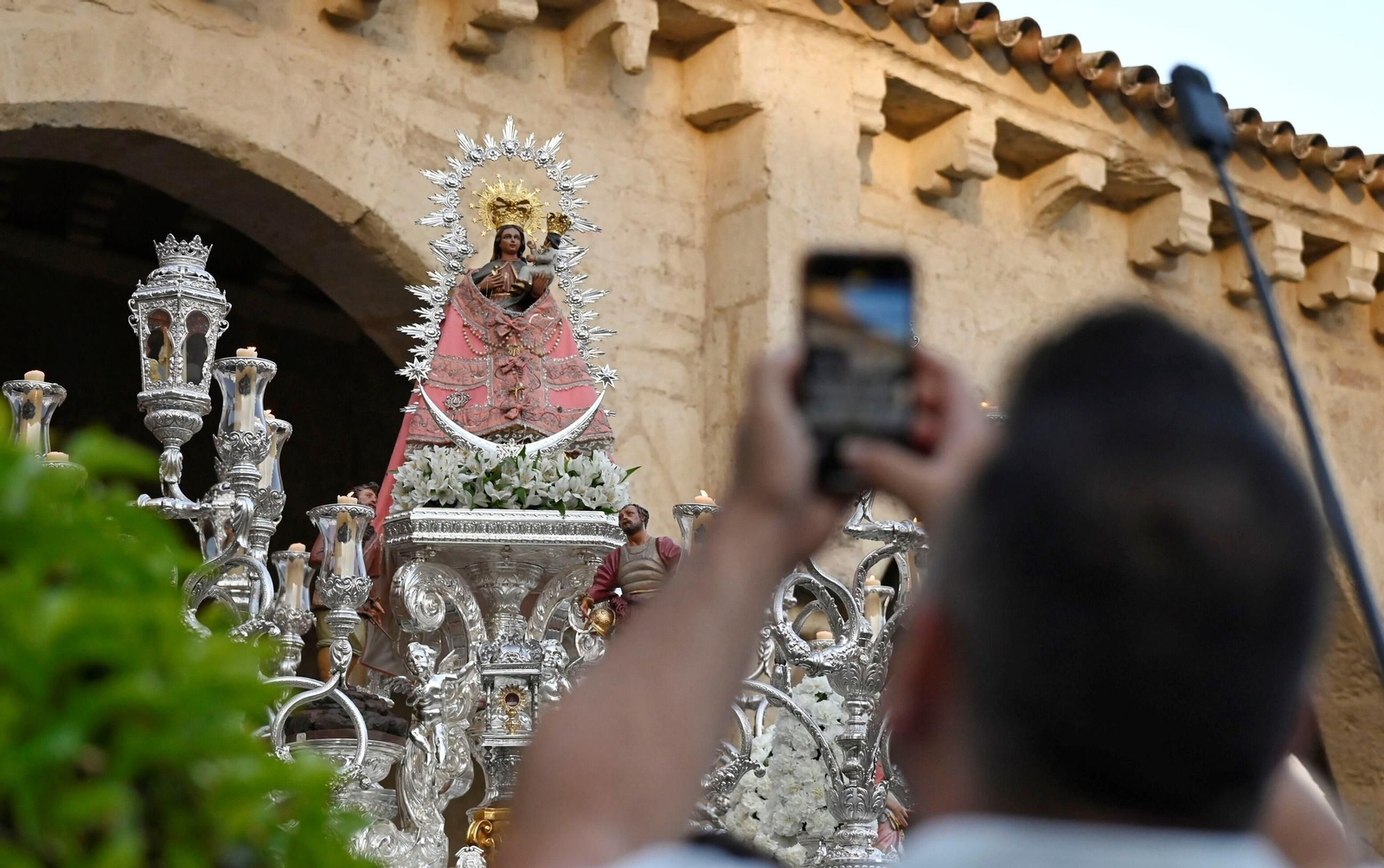 La procesión de la Virgen de Villaviciosa de Córdoba, en imágenes