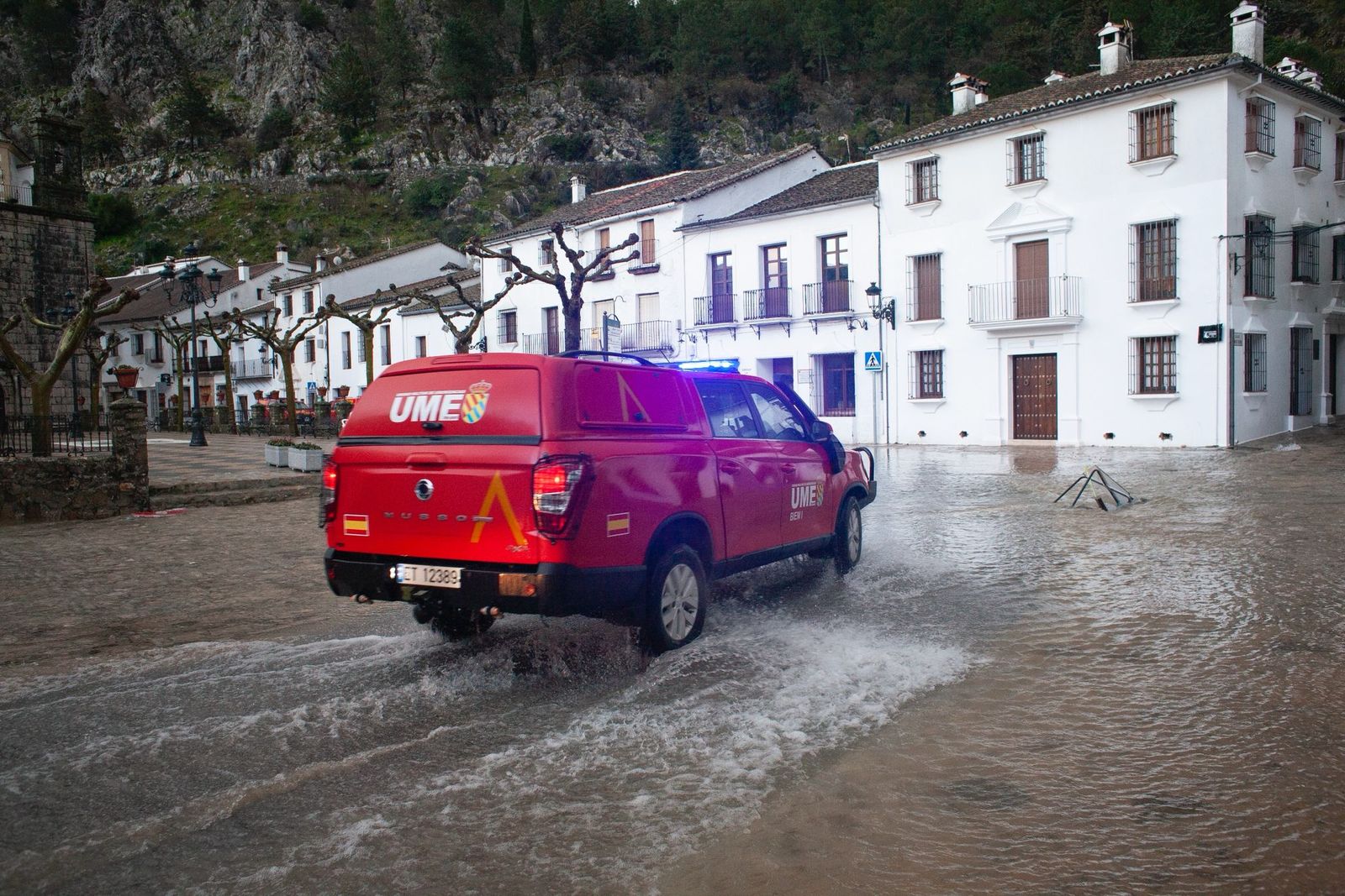 Las imágenes de Grazalema el día del desalojo