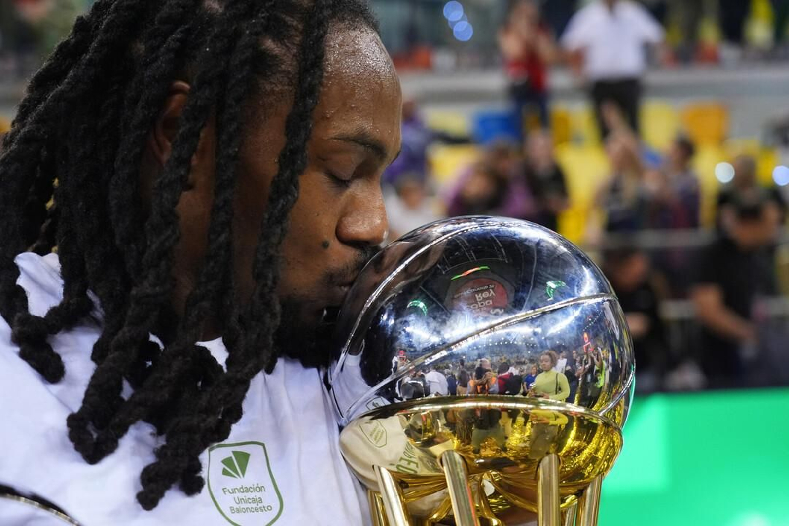 El Unicaja, campeón de Copa: Todas las imágenes del partido, la fiesta y la llegada a Málaga