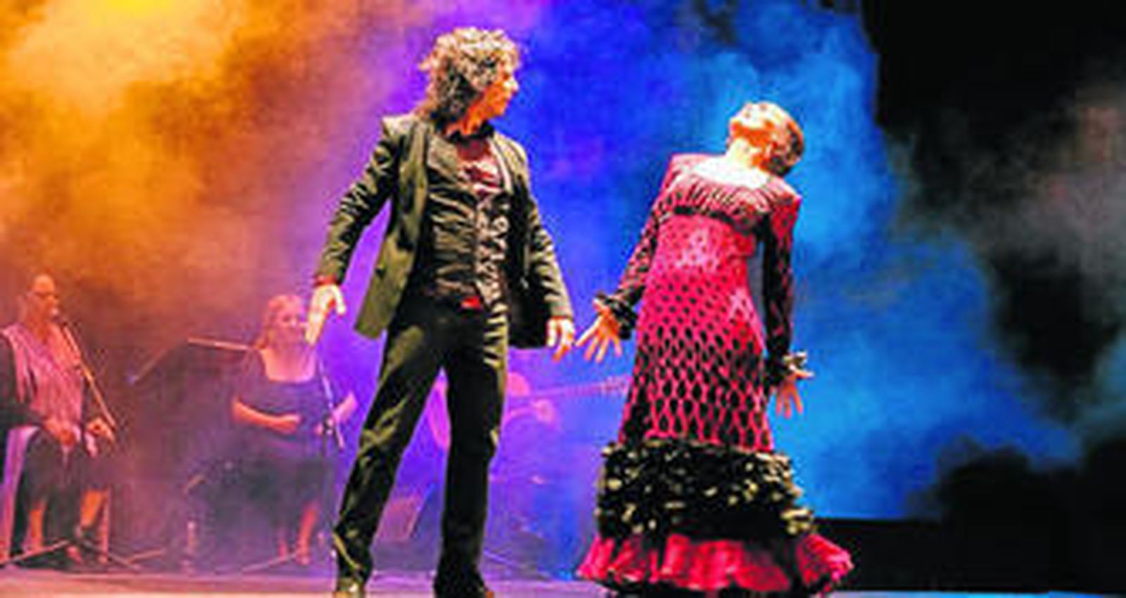 Artistas interpretando 'Sabor a Málaga' en Marruecos.