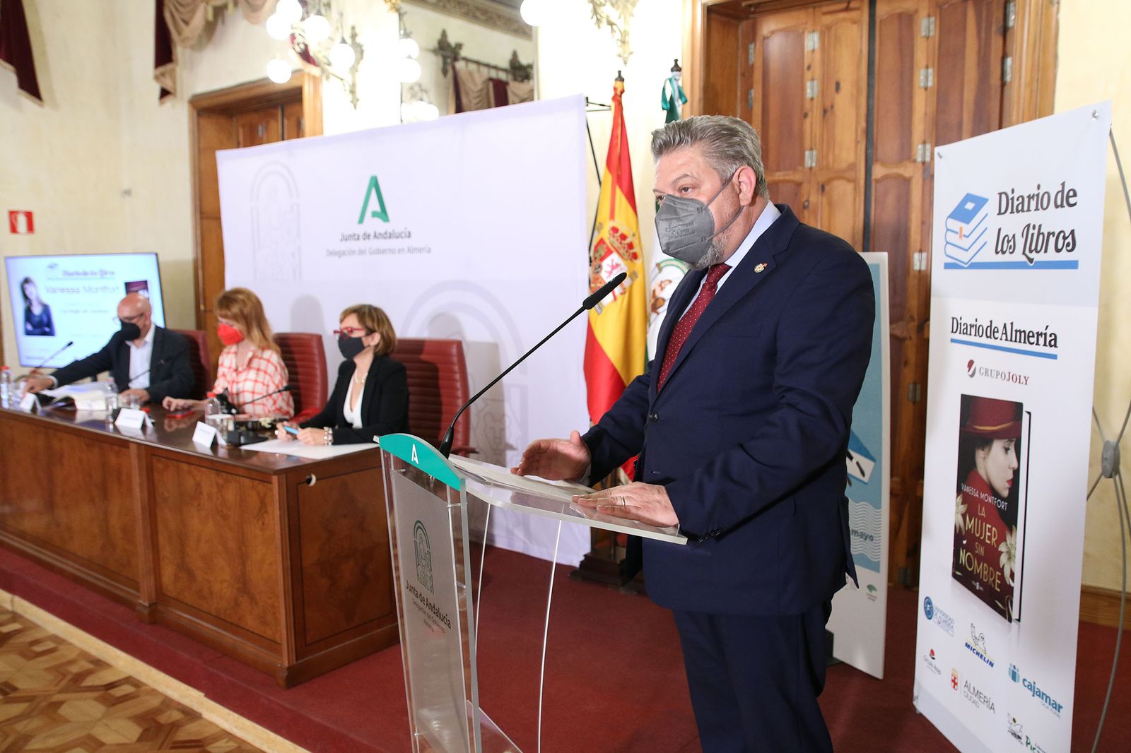 Fotogalería Diario de los Libros, con Vanessa Montfort y su obra 'La mujer sin nombre'