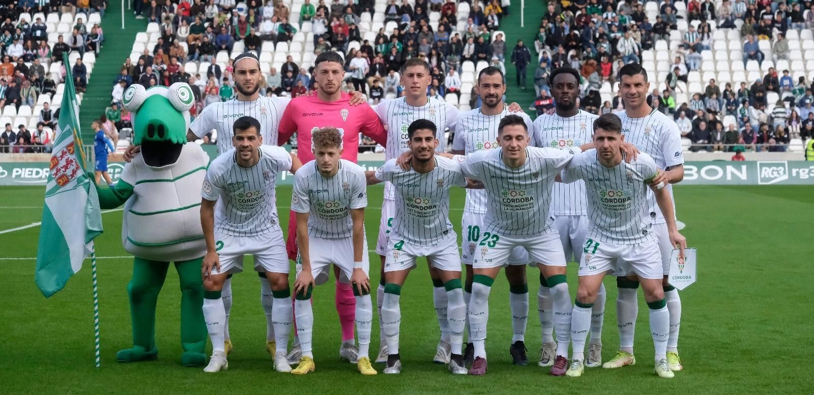 El once inicial del Córdoba CF ante el Linares Deportivo.