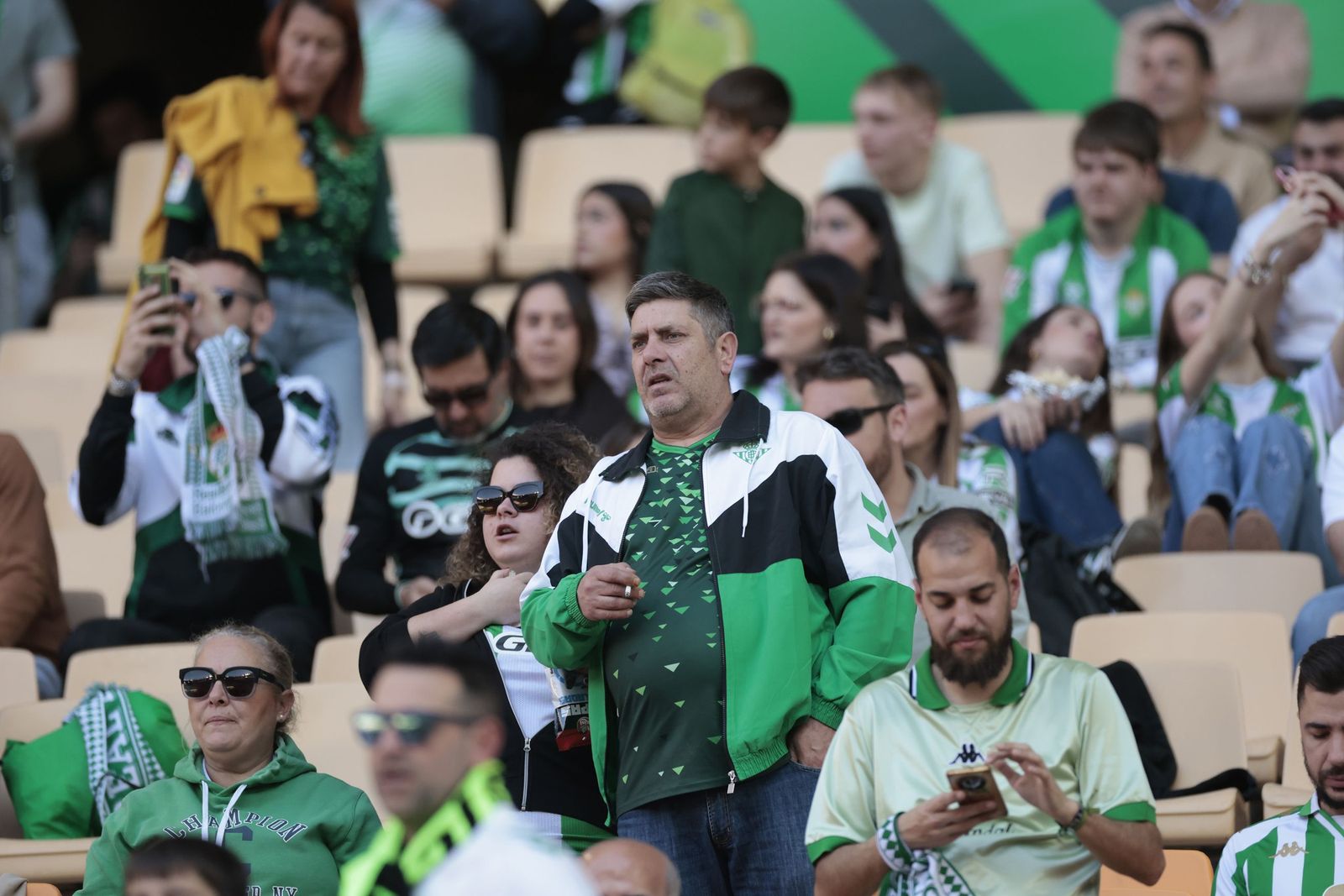 Búscate en las fotos del Betis - Rayo
