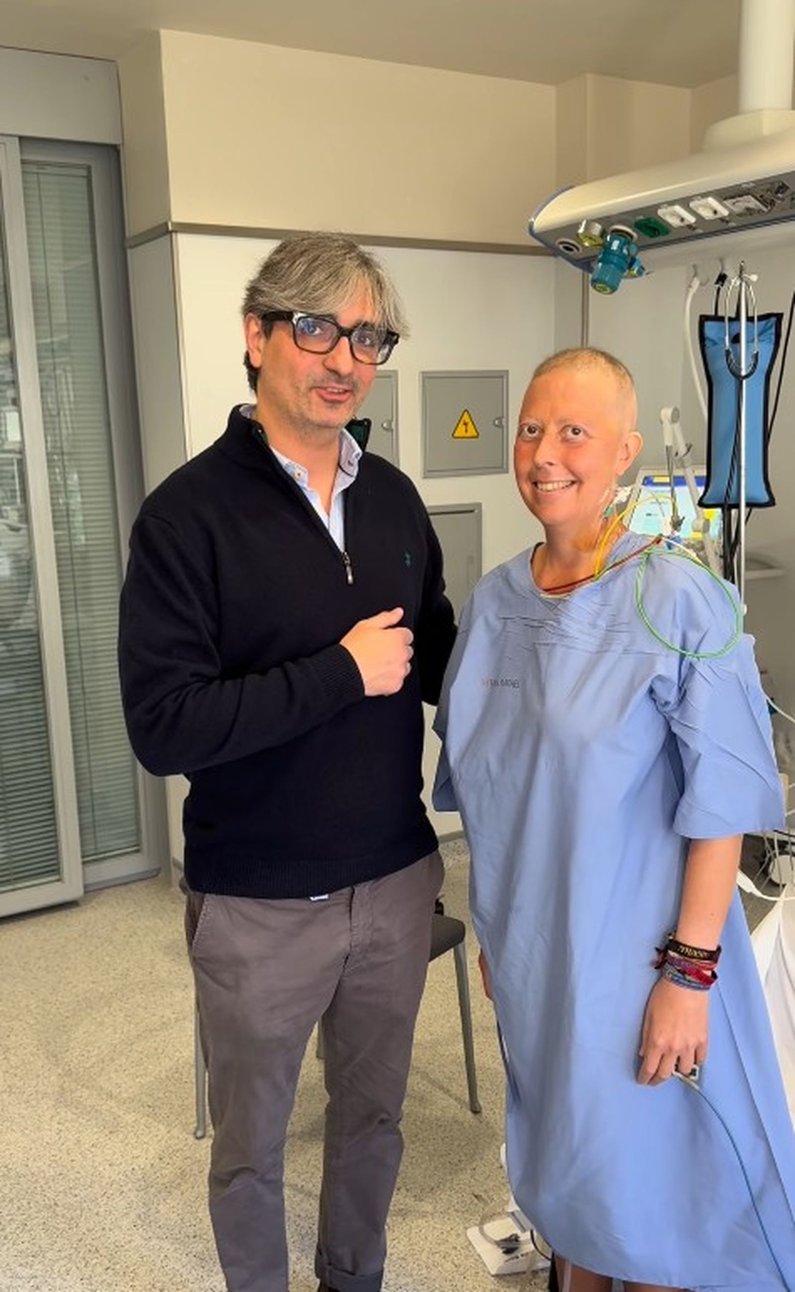 Diego González junto a Elisabeth Roldán.