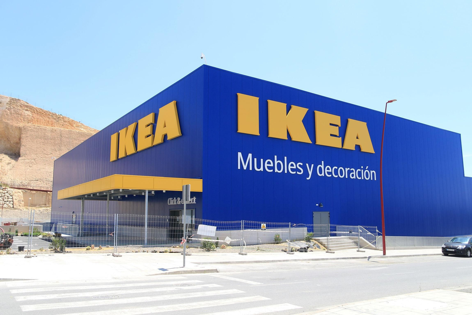 Últimos preparativos del Ikea antes de la inauguración