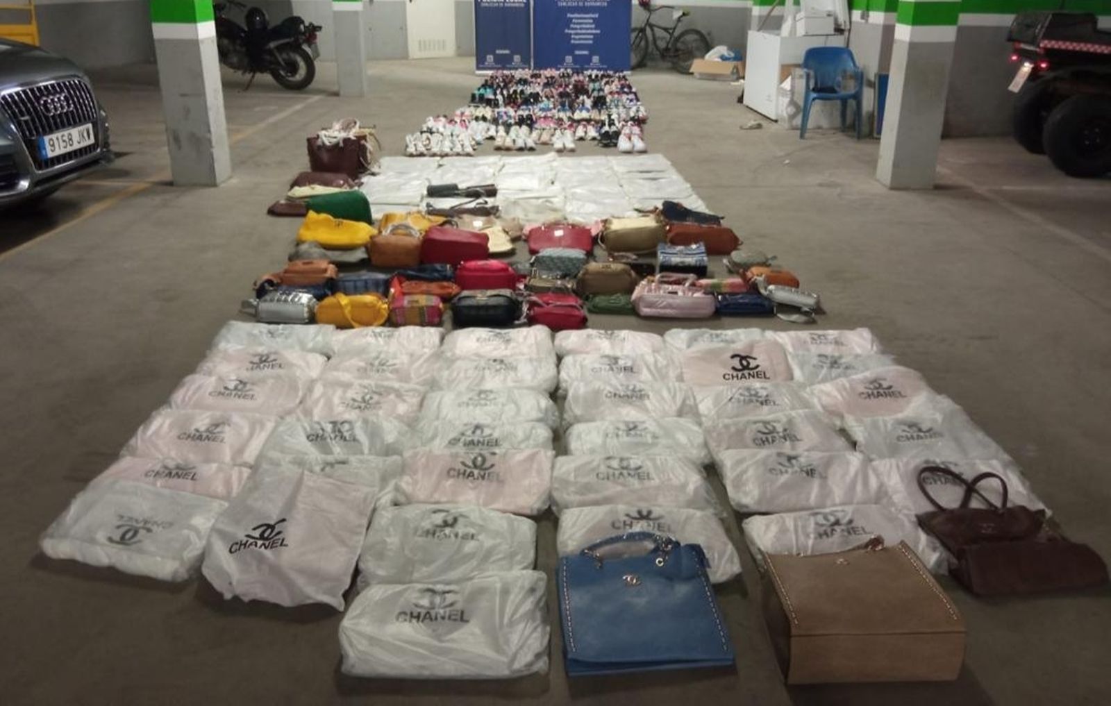 El material incautado por la Policía Local de Sanlúcar.