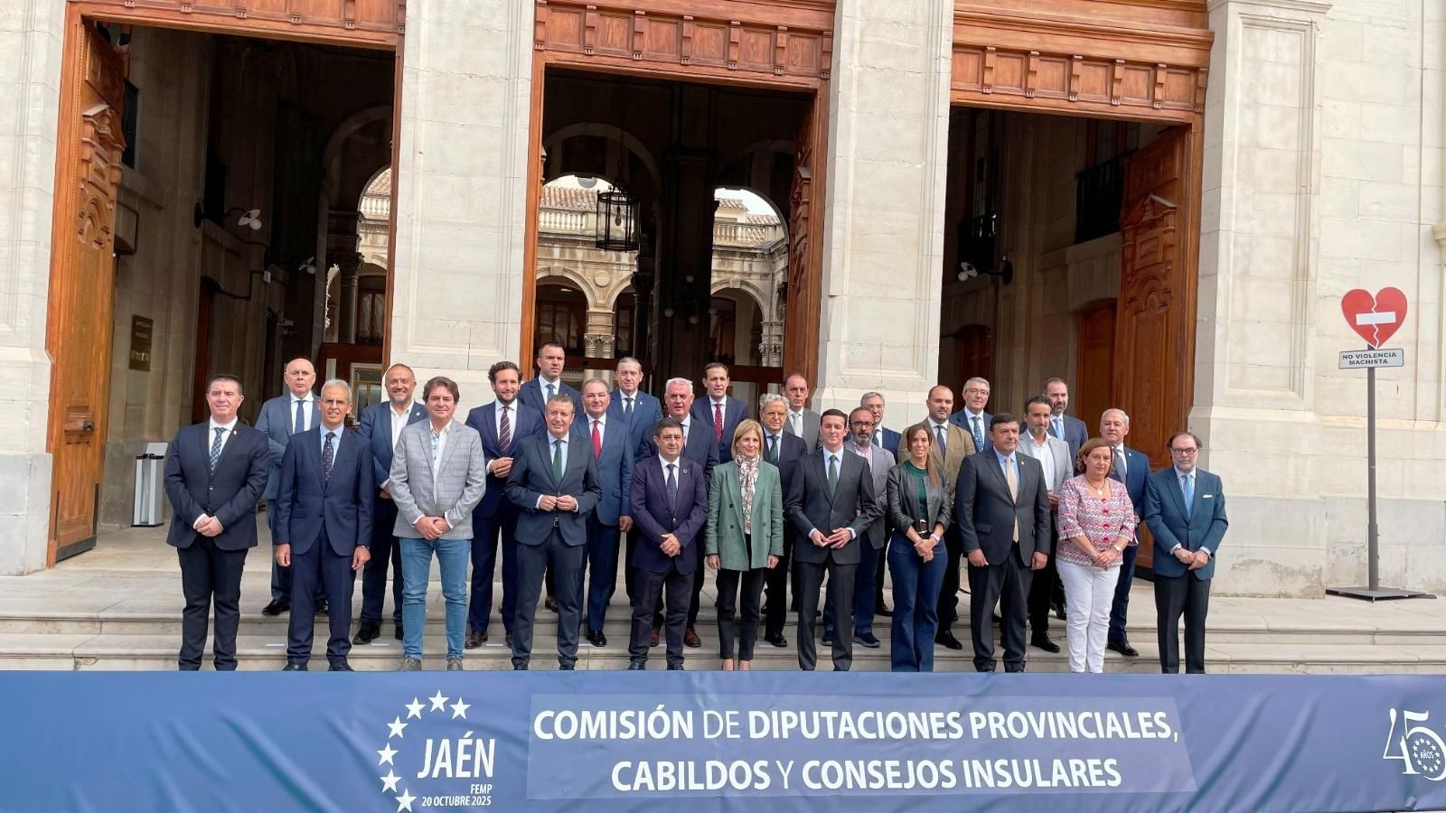 Comisión de Diputaciones, Cabildos y Consejos Insulares