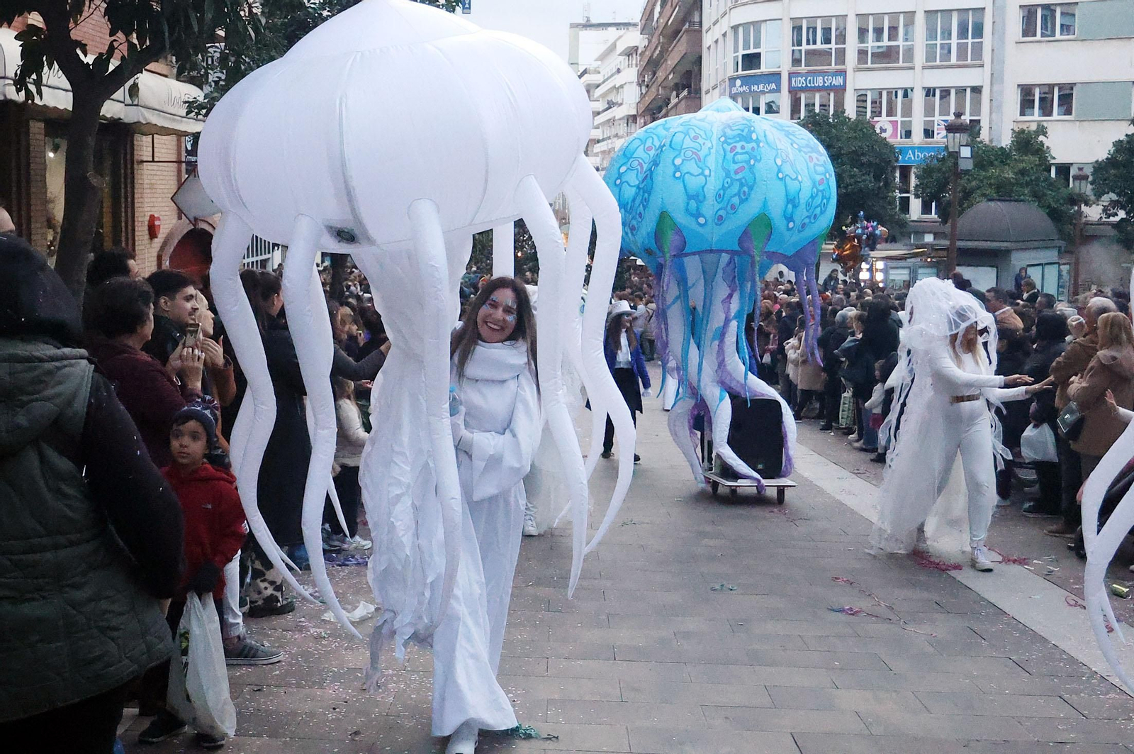 Imágenes de la Cabalgata de los Reyes Magos en Huelva