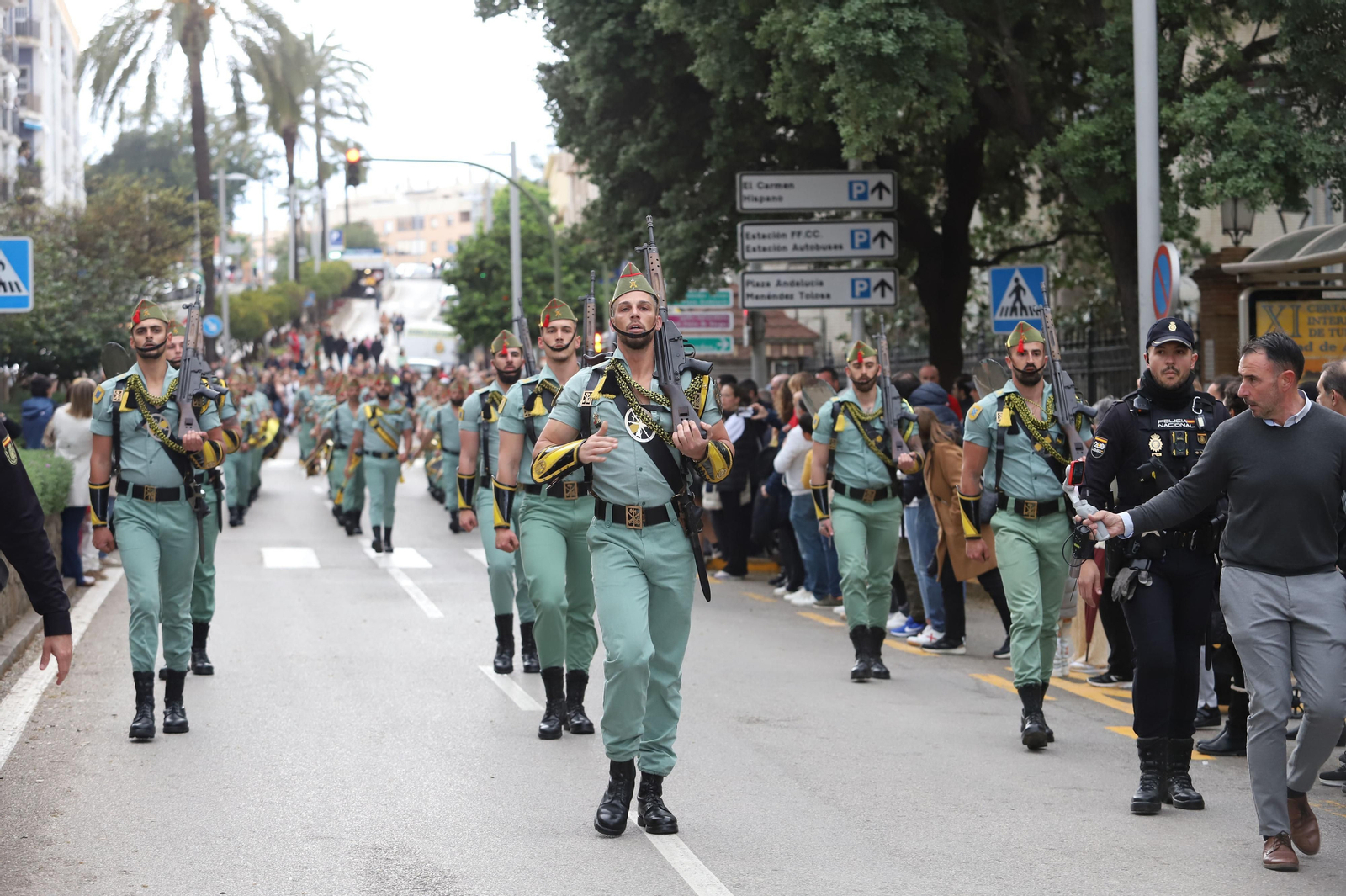 Fotos del Lunes Santo en Algeciras: Desfile de la Legión