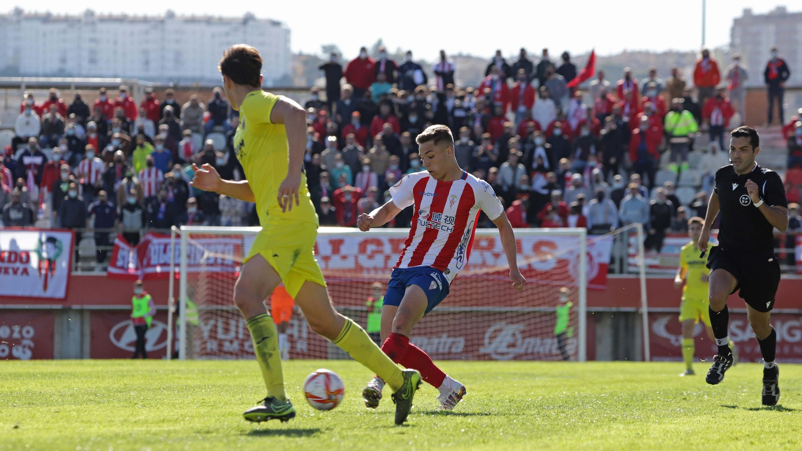 El algecireño Leiva, en el duelo ante el Villarreal B.