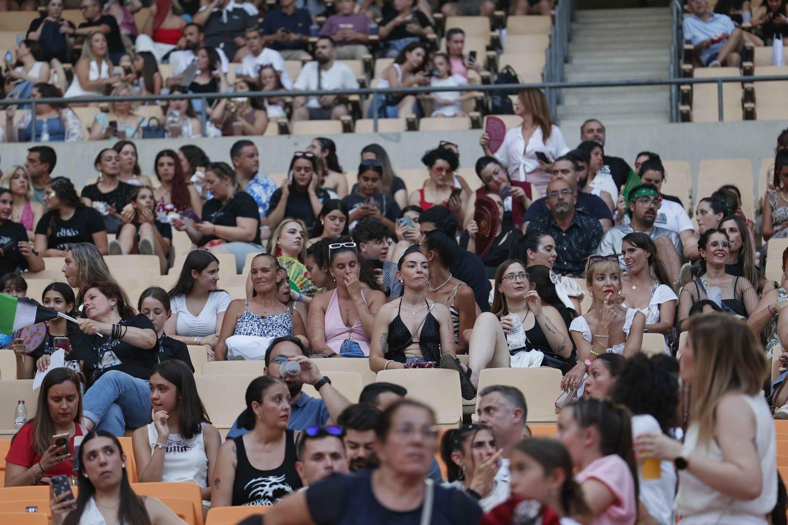 Búscate en el concierto de Lola Índigo