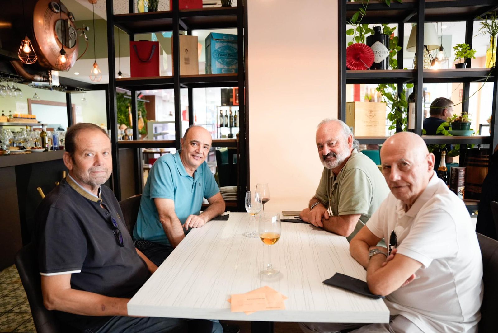 Los almerienses disfrutan del martes en la Feria del Mediodía