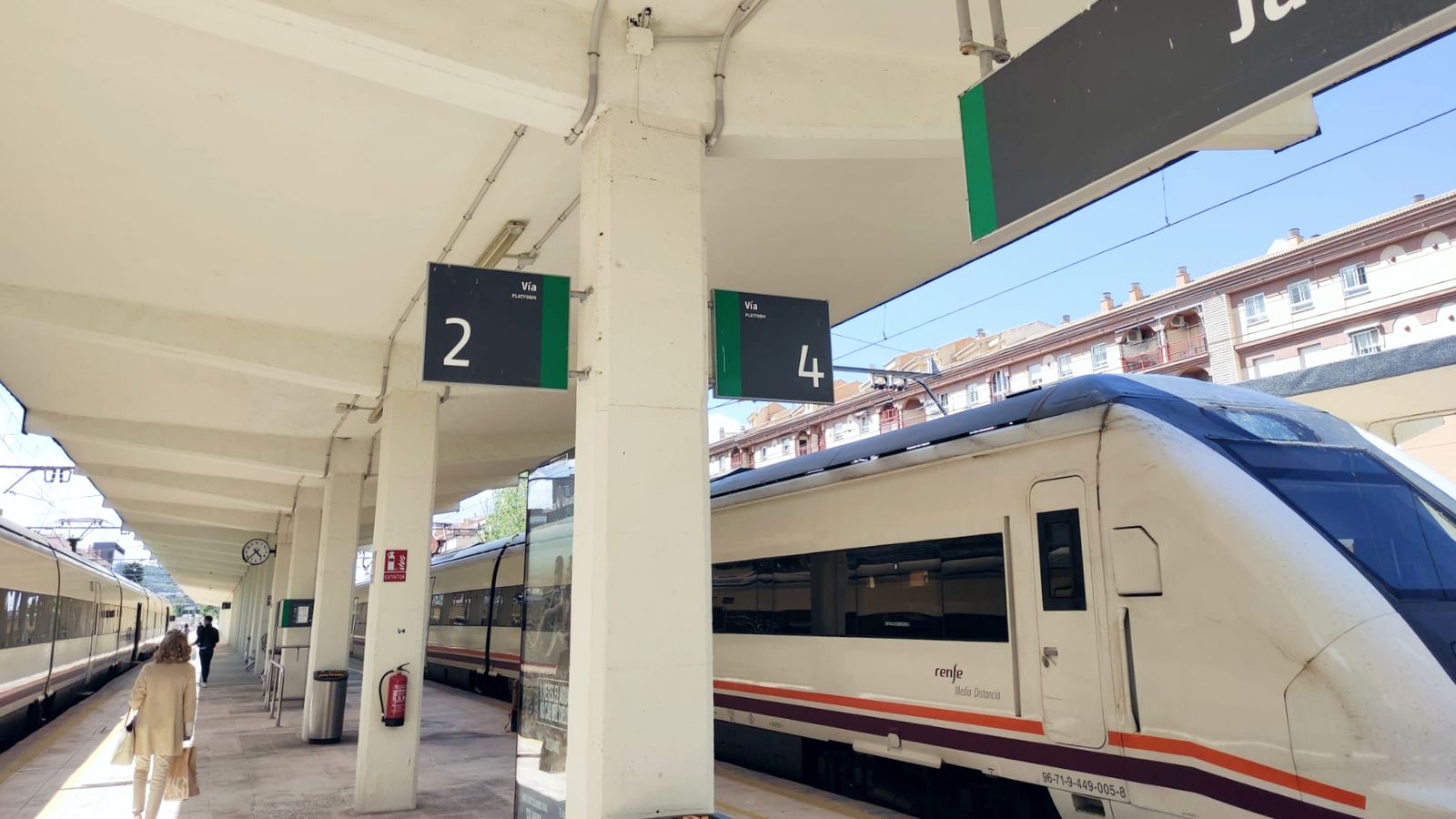 La estación de tren de Jaén mantiene hasta cuatro conexiones diarias con Madrid tanto a la ida como a la vuelta.