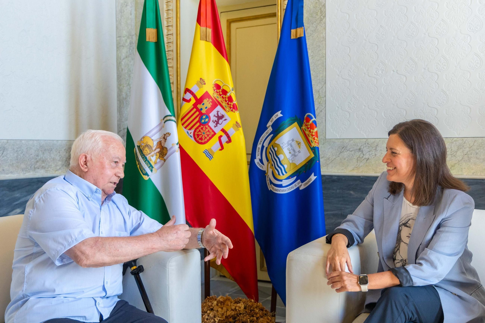 Encuentro de la alcaldesa de San Fernando, Patricia Cavada, con Braulio González