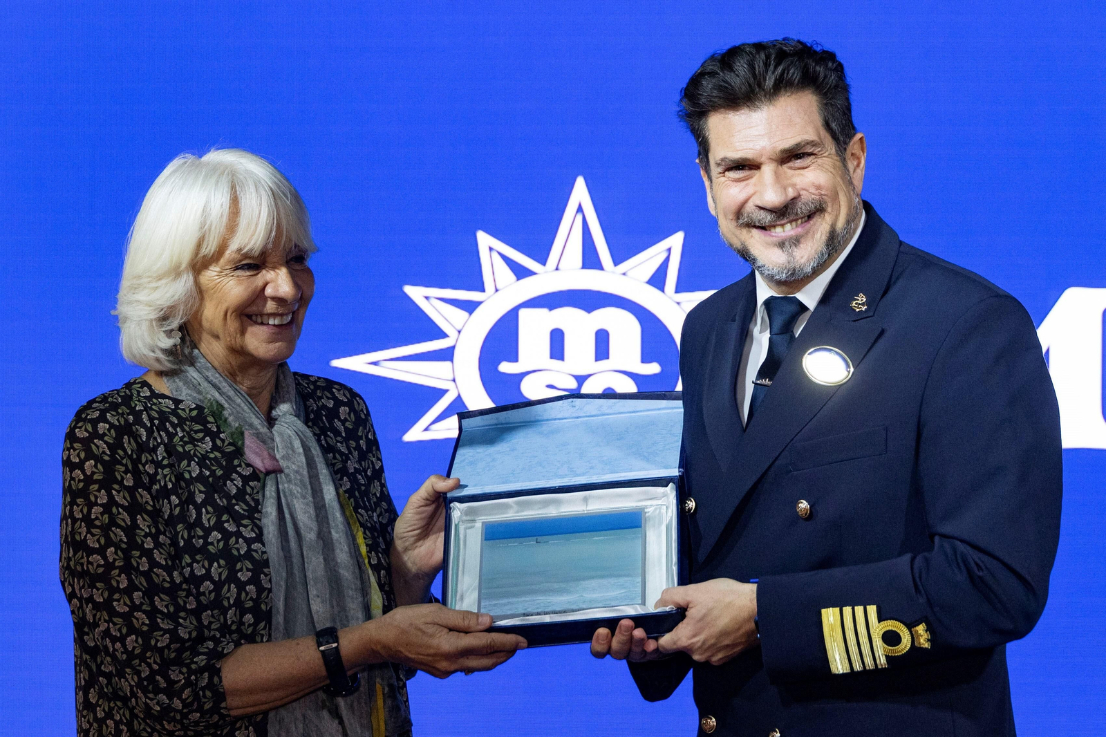 Imágenes de la visita del crucero MSC Euribia al puerto de Cádiz