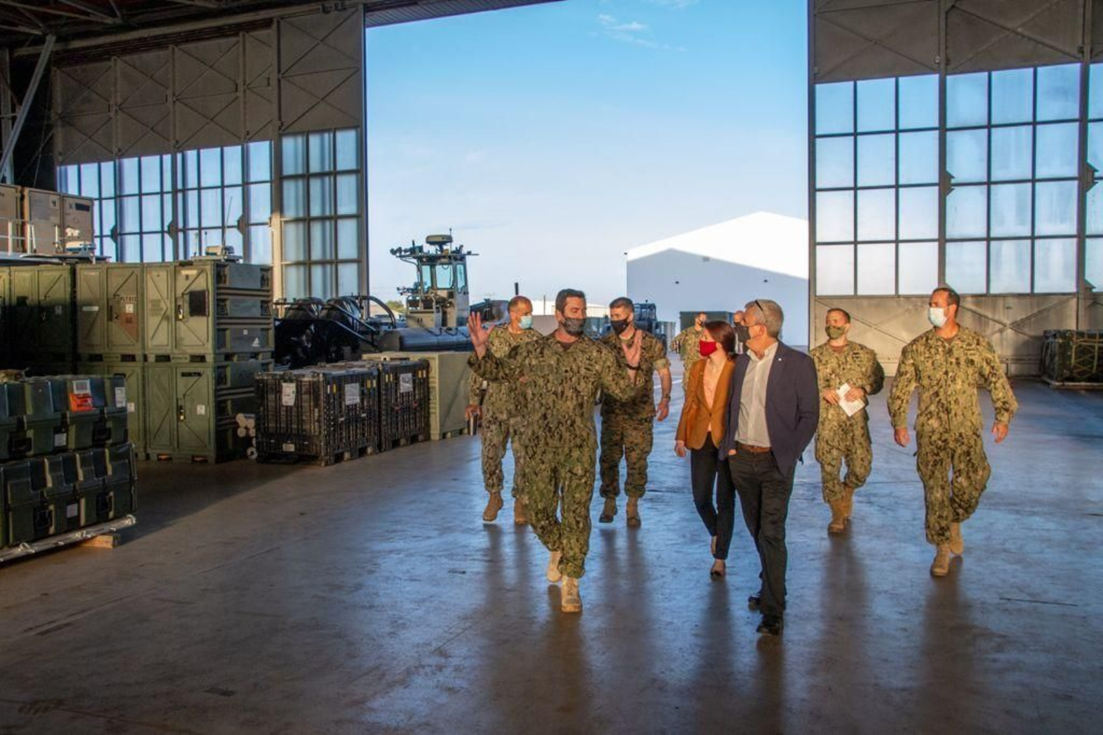 El encargado de negocios de la Embajada en la visita a la base de Rota.