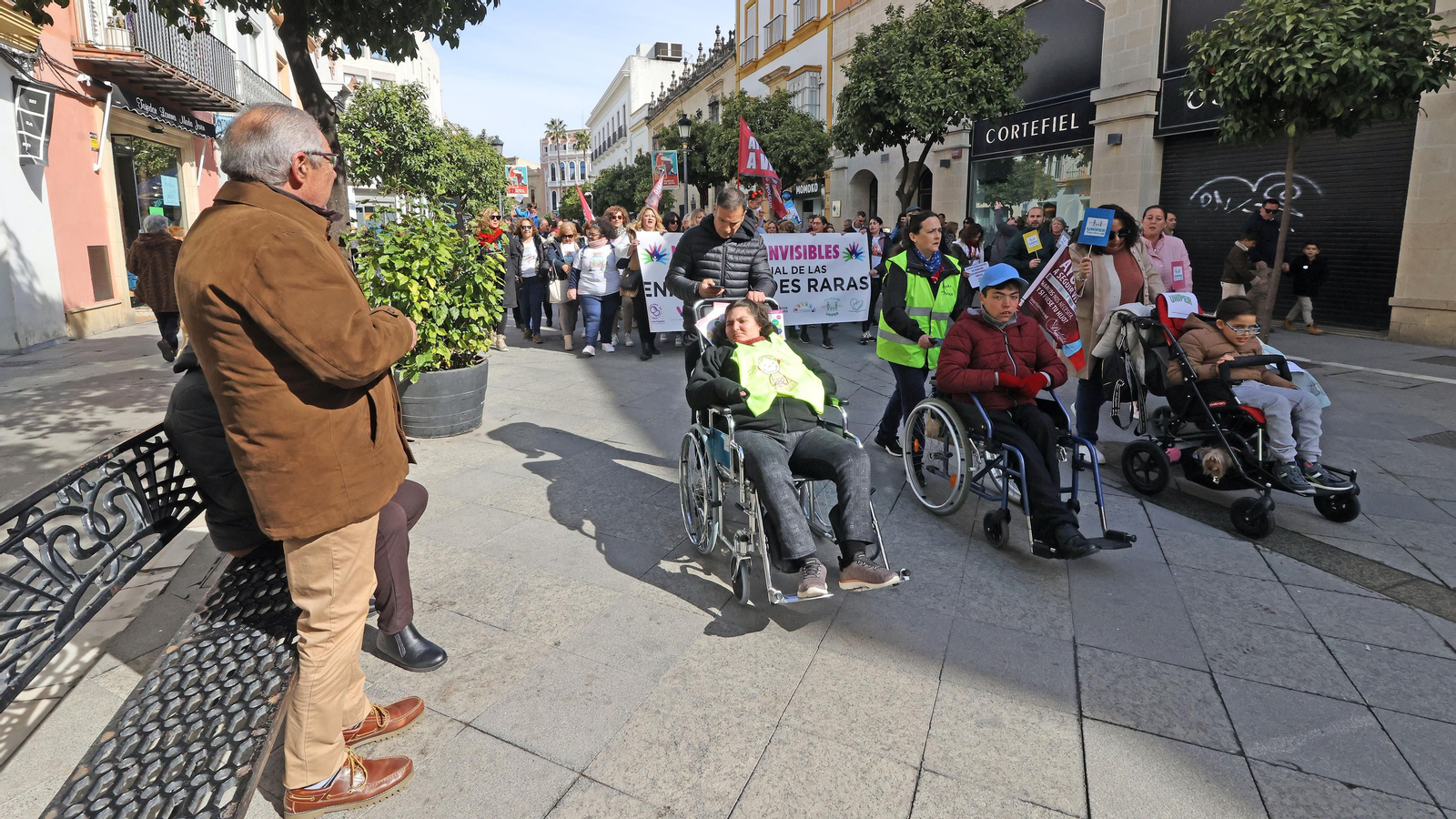 Marcha solidaria por el día de las enfermedades raras en Jerez
