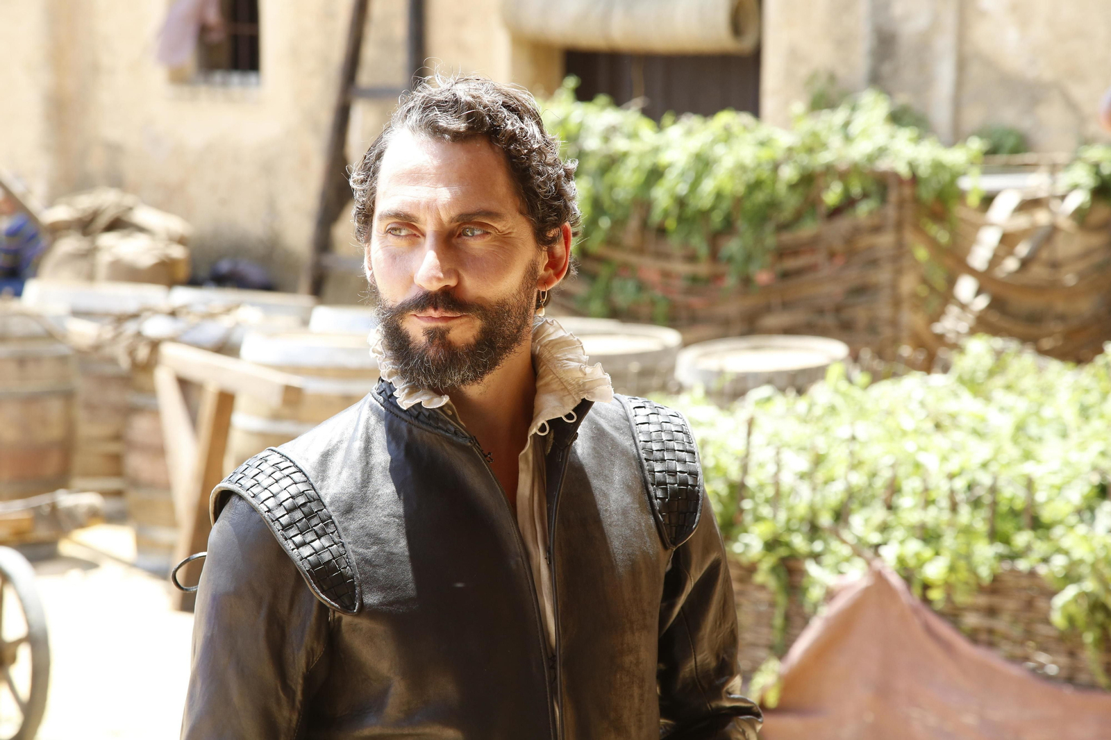 Paco León como Zúñiga, en la serie